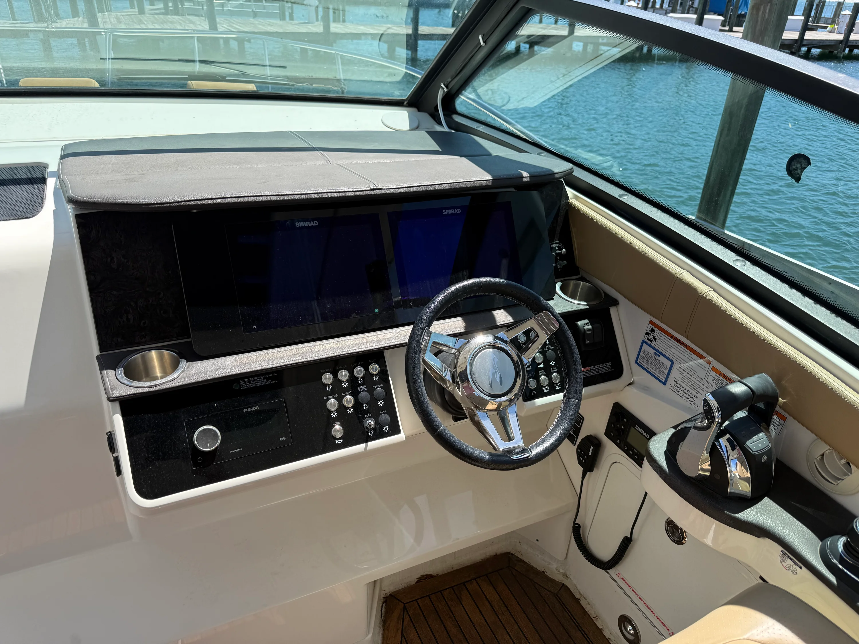 2020 Sea Ray 320 SUNDANCER Image Thumbnail #23