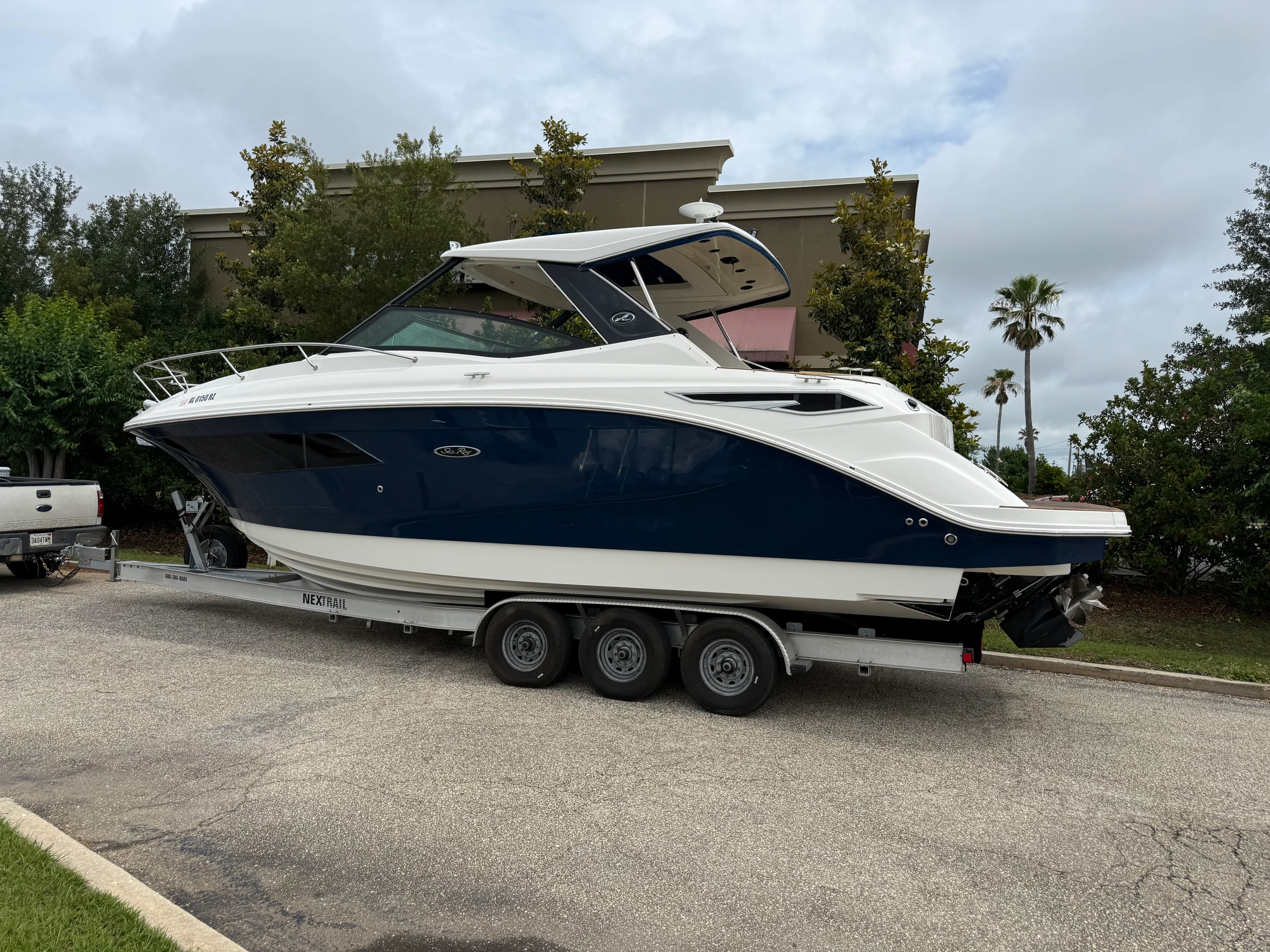 2020 Sea Ray 320 SUNDANCER Image Thumbnail #7