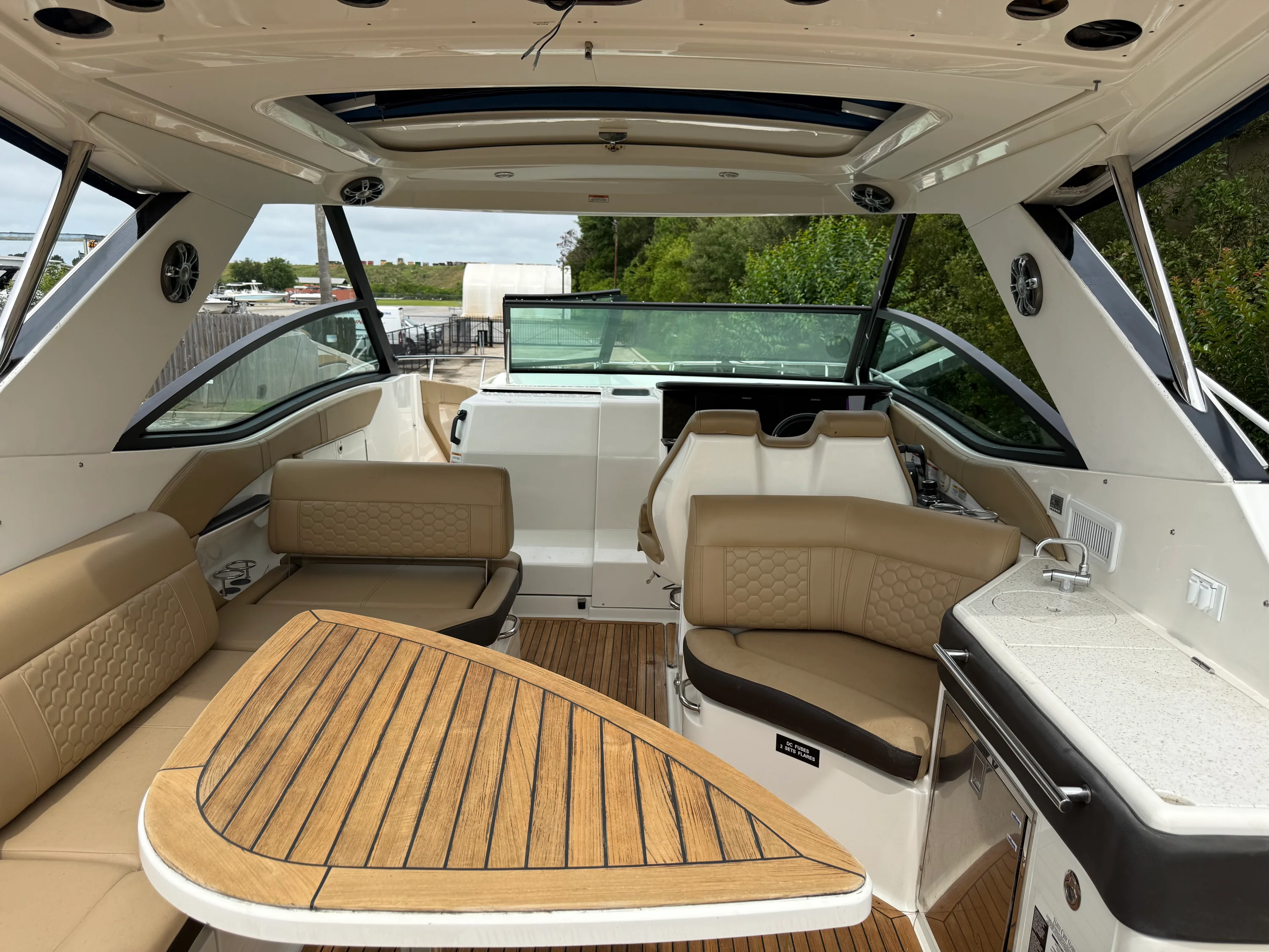 2020 Sea Ray 320 SUNDANCER Image Thumbnail #22