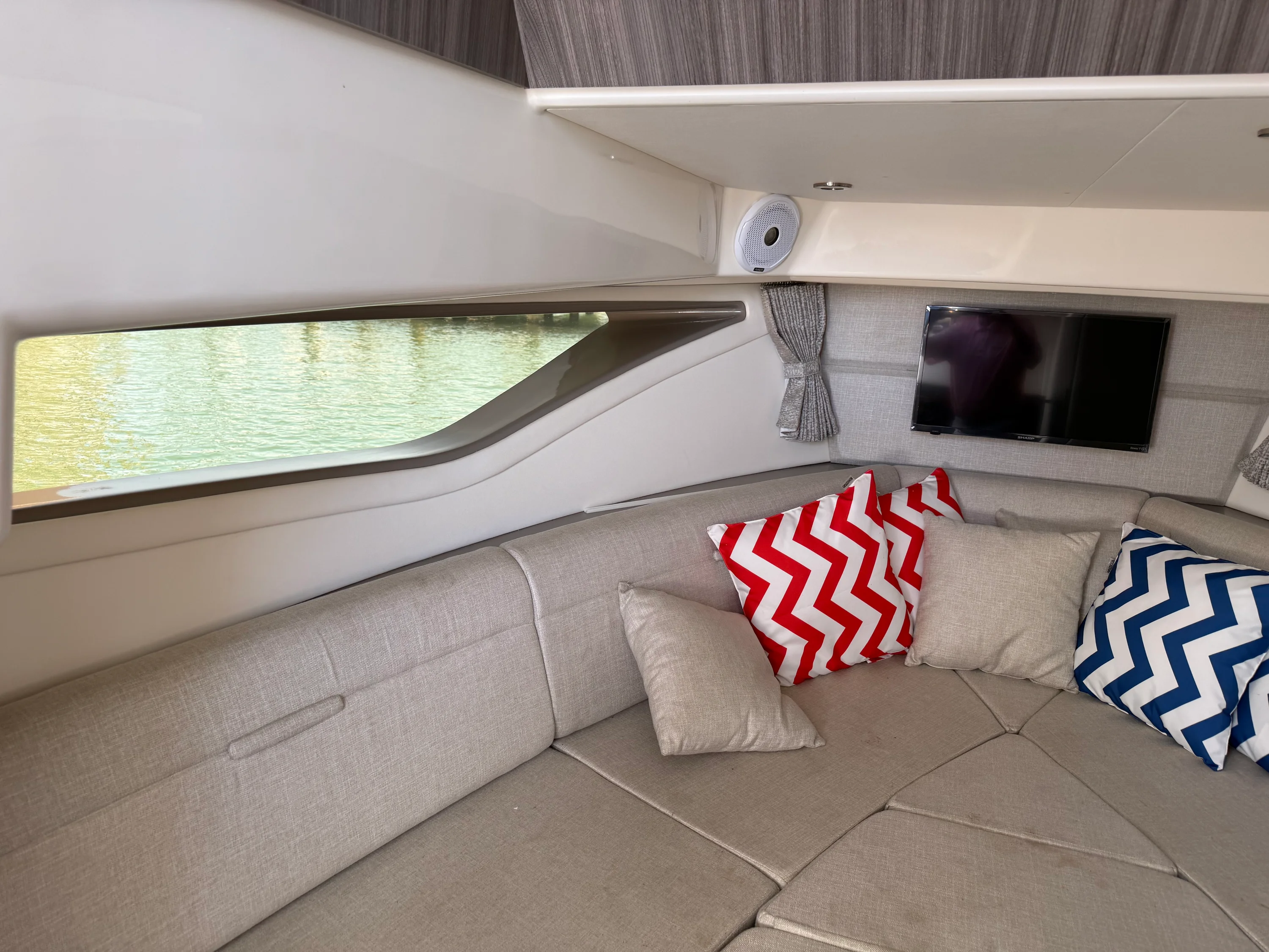 2020 Sea Ray 320 SUNDANCER Image Thumbnail #53