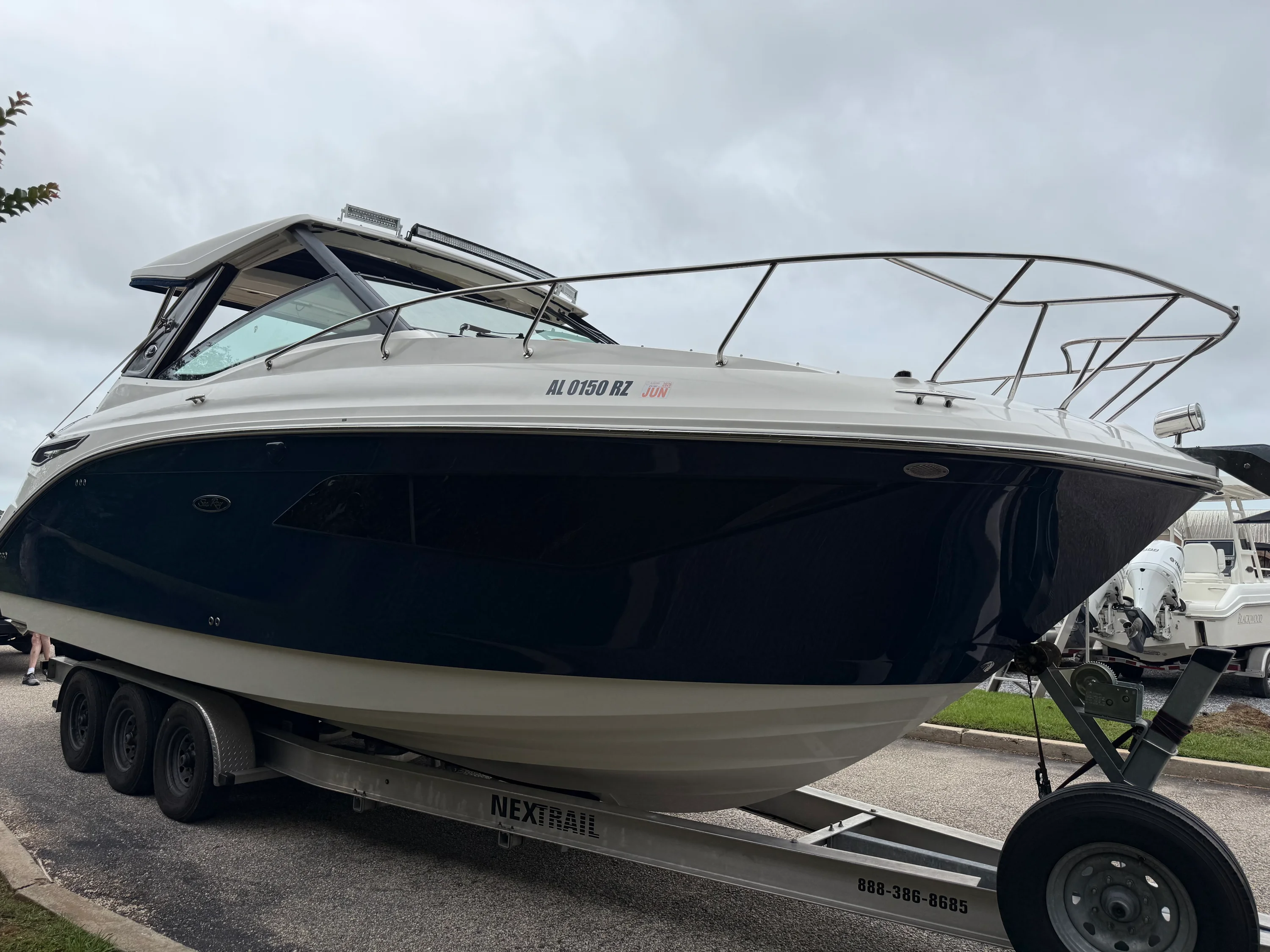 2020 Sea Ray 320 SUNDANCER Image Thumbnail #11