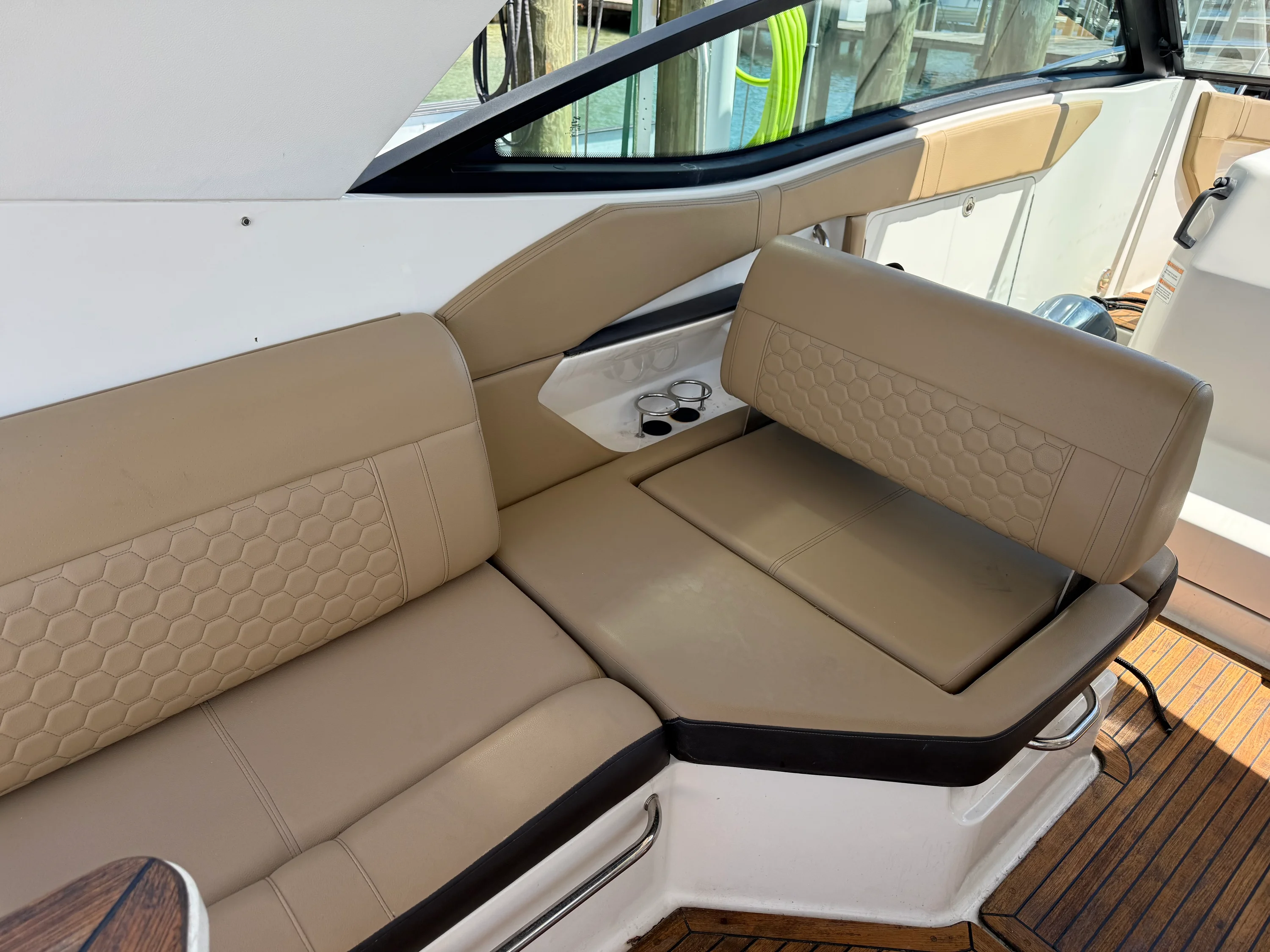 2020 Sea Ray 320 SUNDANCER Image Thumbnail #34