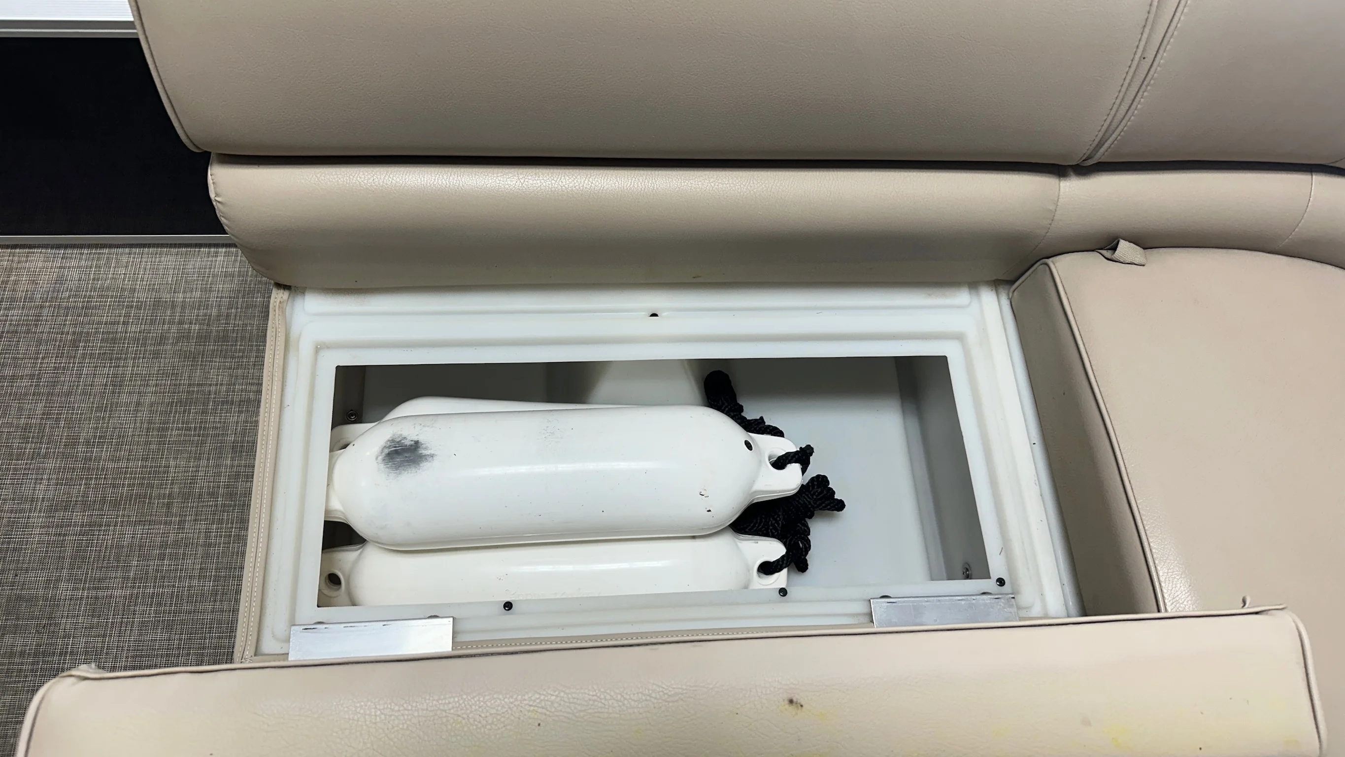 2016 G3 Boats SUNCATCHER X324SS Image Thumbnail #18