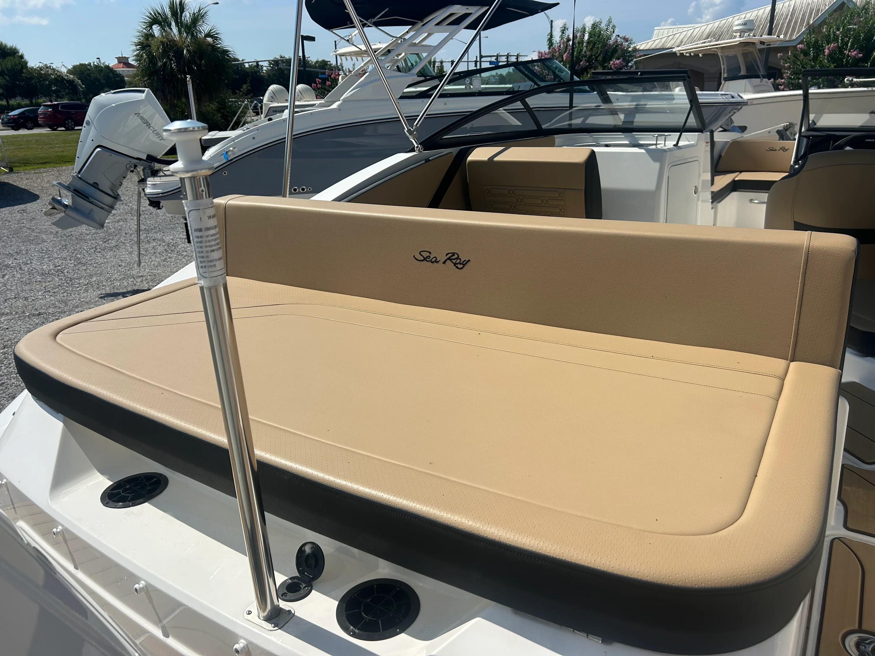 2026 Sea Ray SPX 210 Outboard Image Thumbnail #8