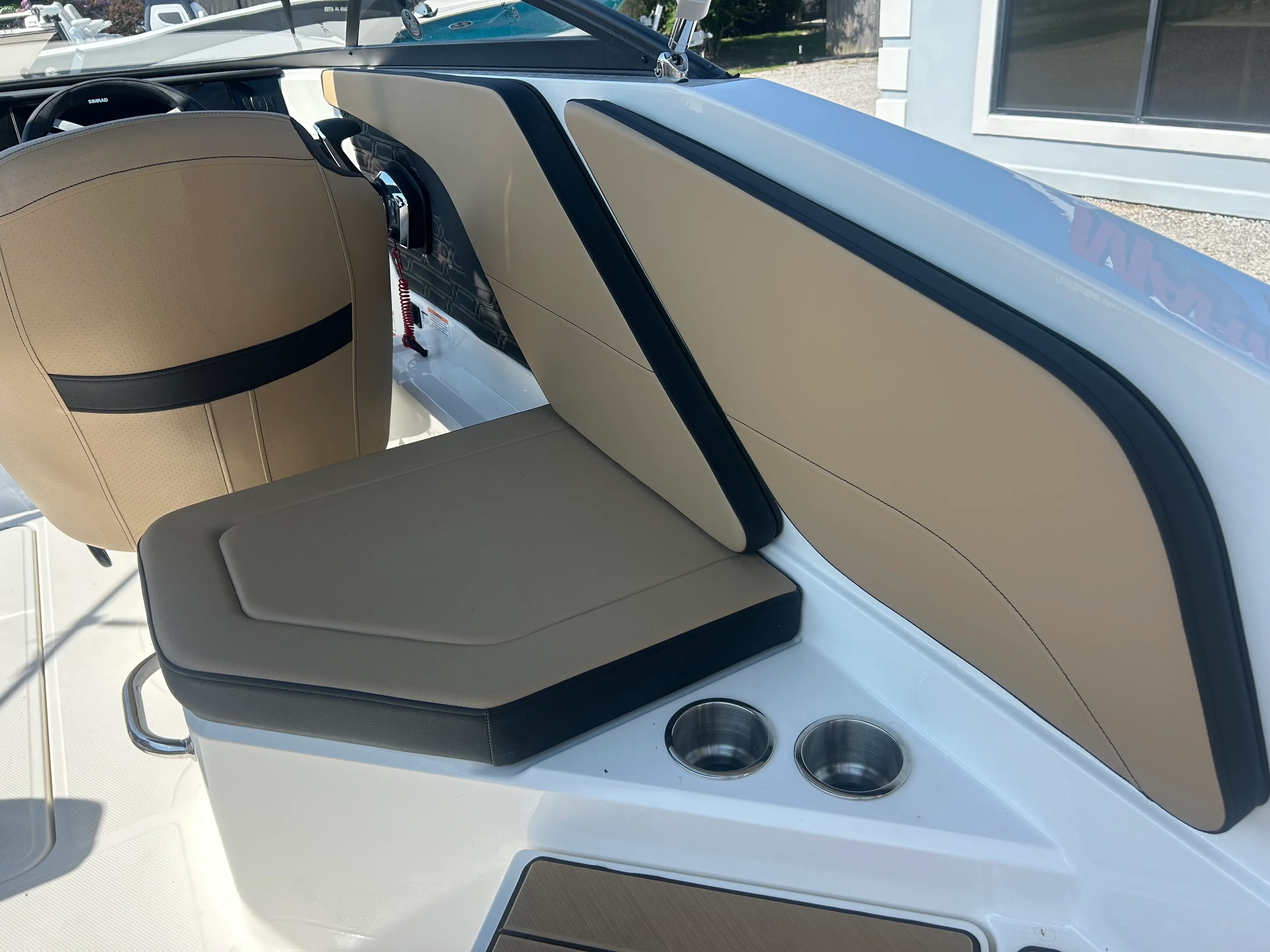 2026 Sea Ray SPX 210 Outboard Image Thumbnail #10