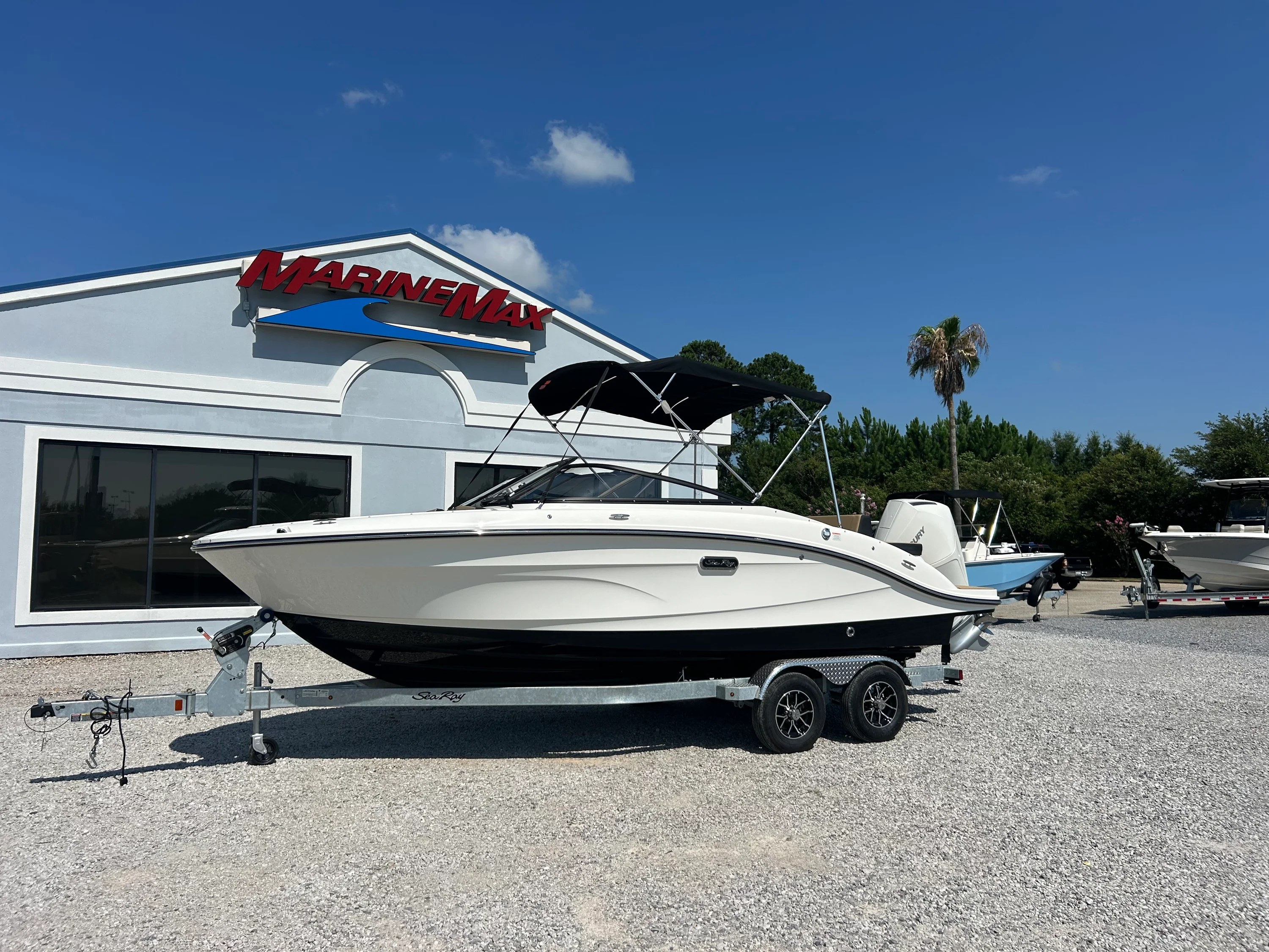 2026 Sea Ray SPX 210 Outboard Image Thumbnail #3