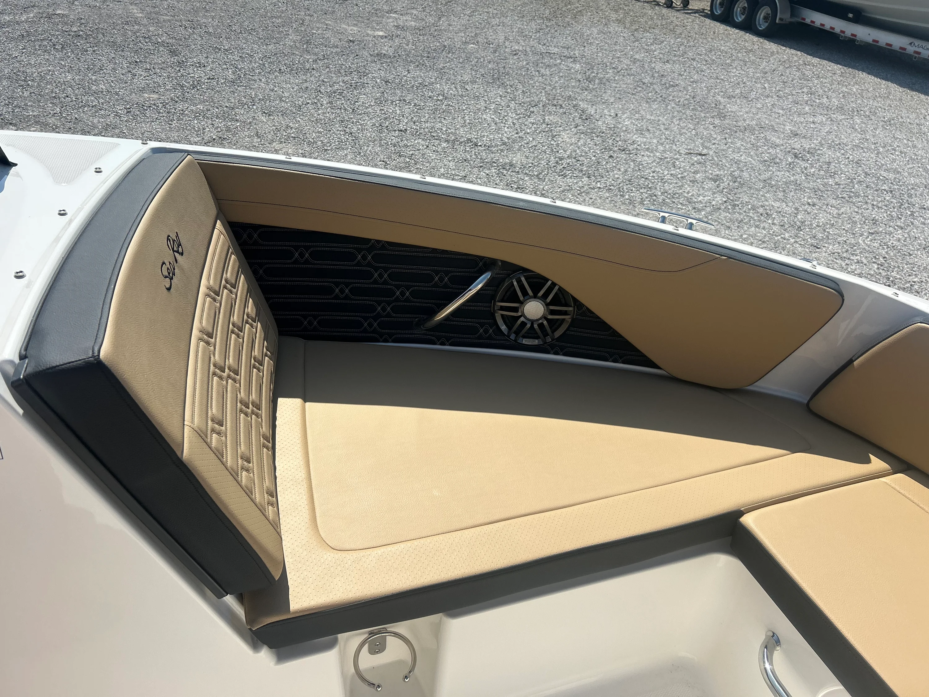 2026 Sea Ray SPX 210 Outboard Image Thumbnail #20