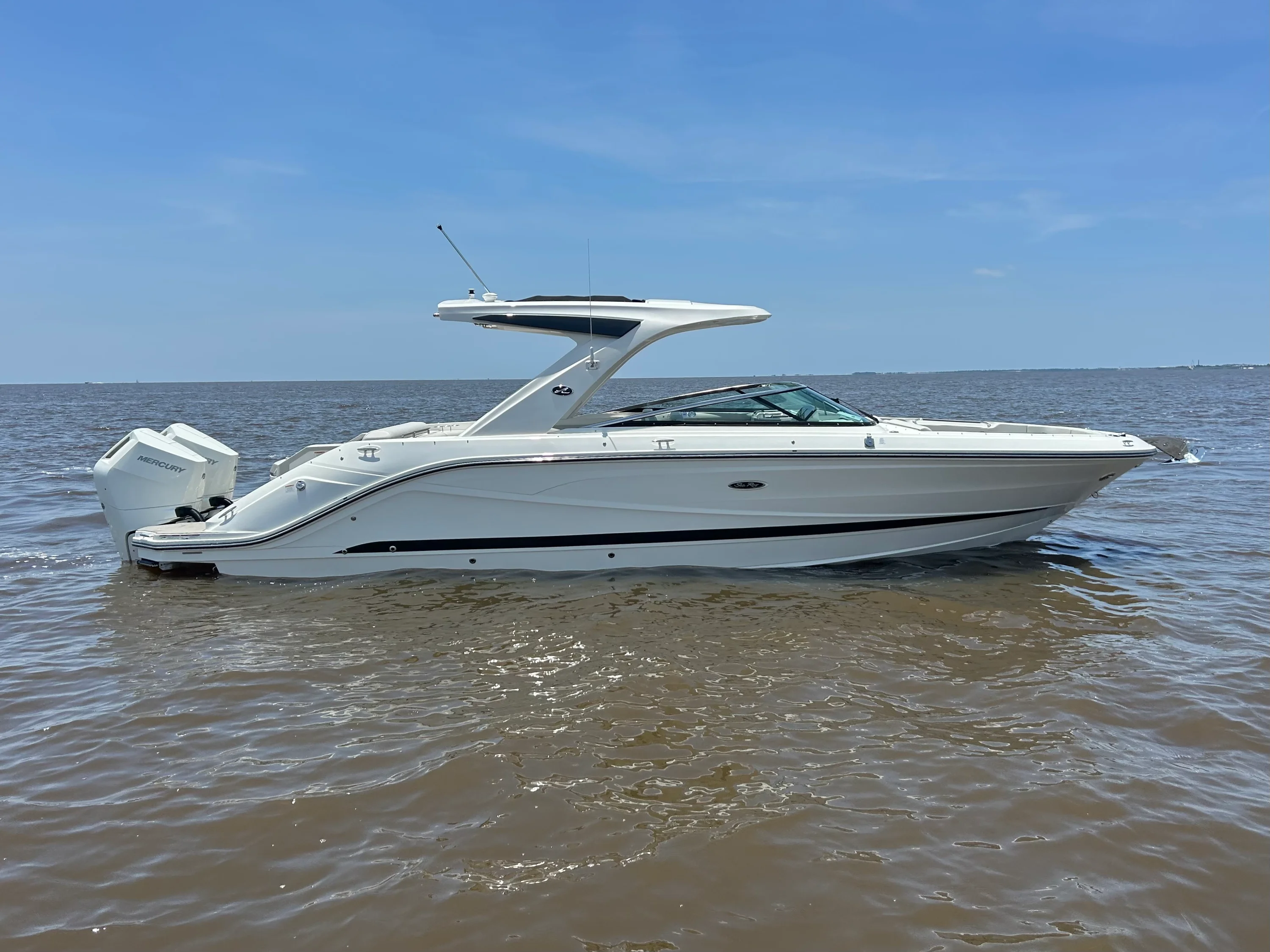 2026 Sea Ray SLX 310 Outboard Image Thumbnail #6