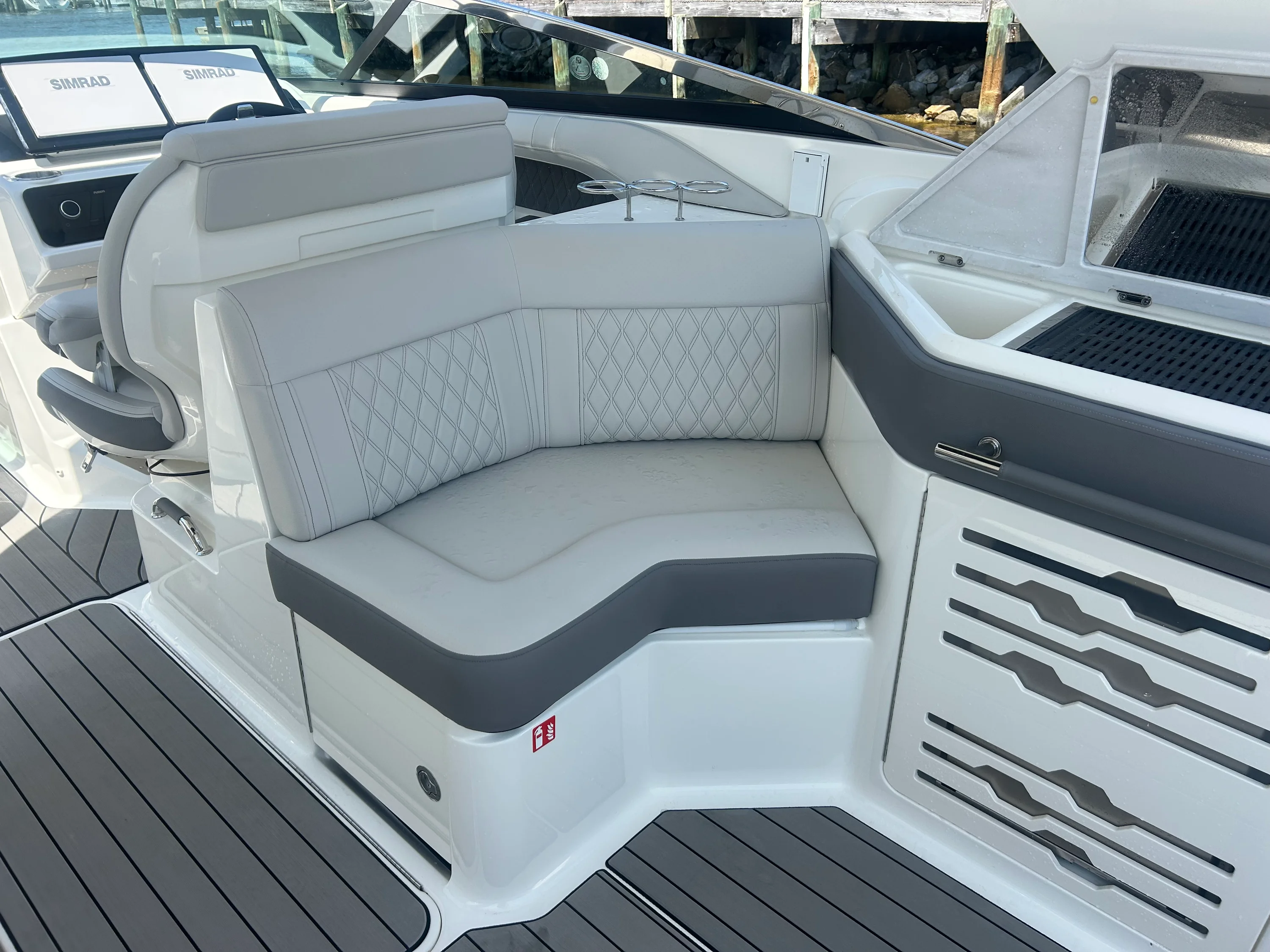 2026 Sea Ray SLX 310 Outboard Image Thumbnail #20