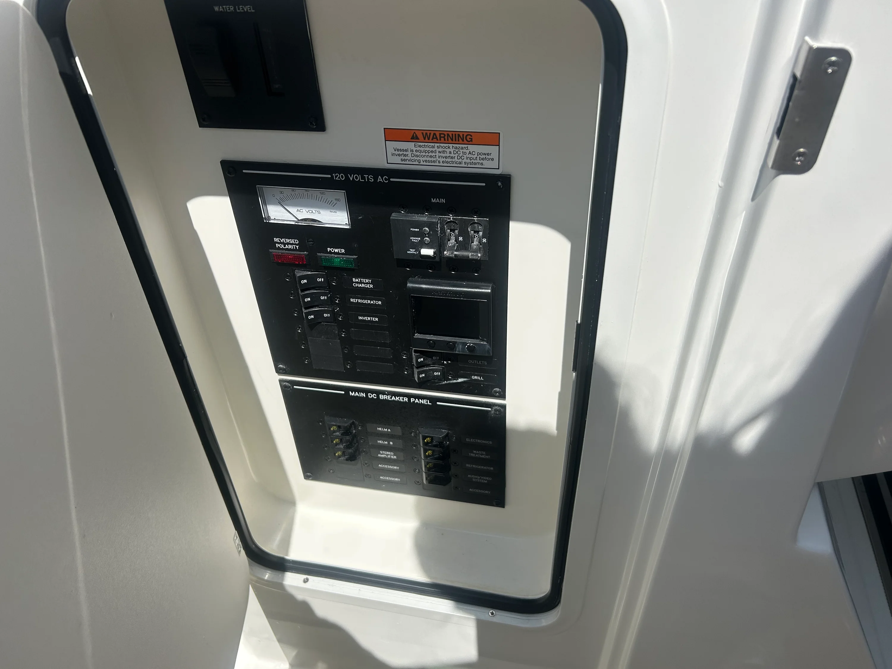2026 Sea Ray SLX 310 Outboard Image Thumbnail #30