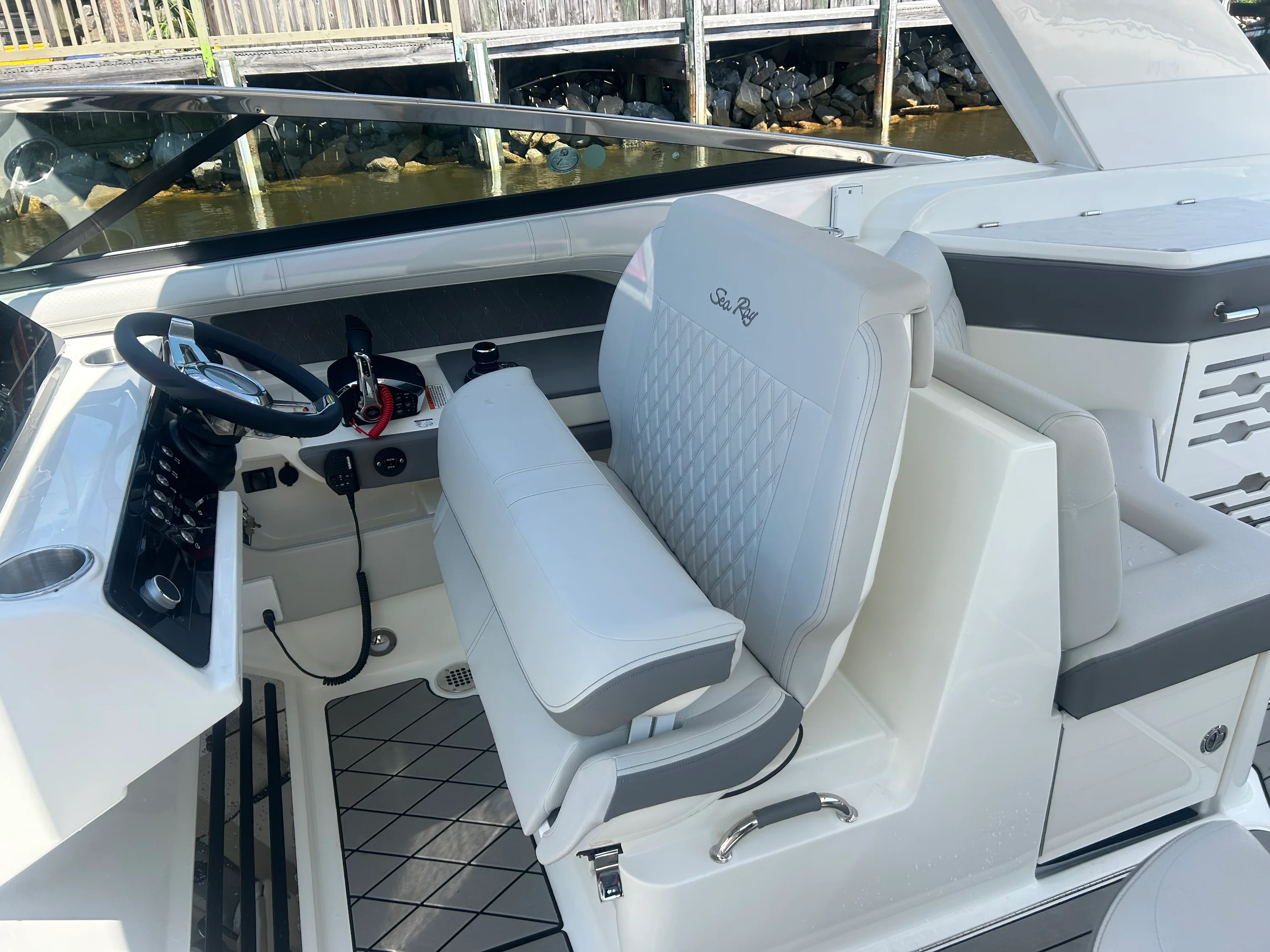 2026 Sea Ray SLX 310 Outboard Image Thumbnail #25
