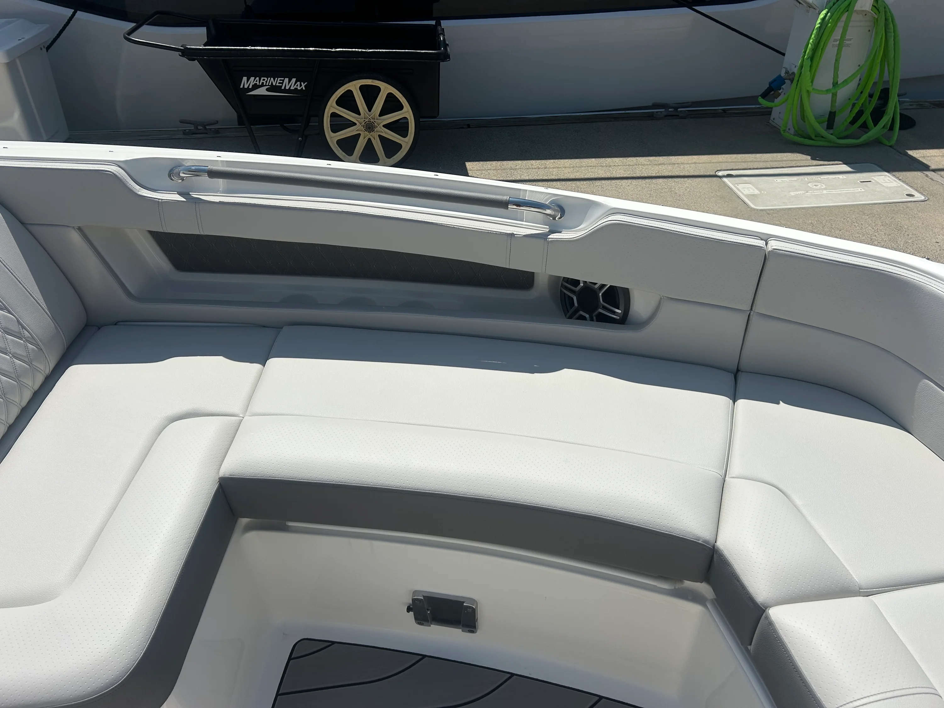 2026 Sea Ray SLX 310 Outboard Image Thumbnail #33