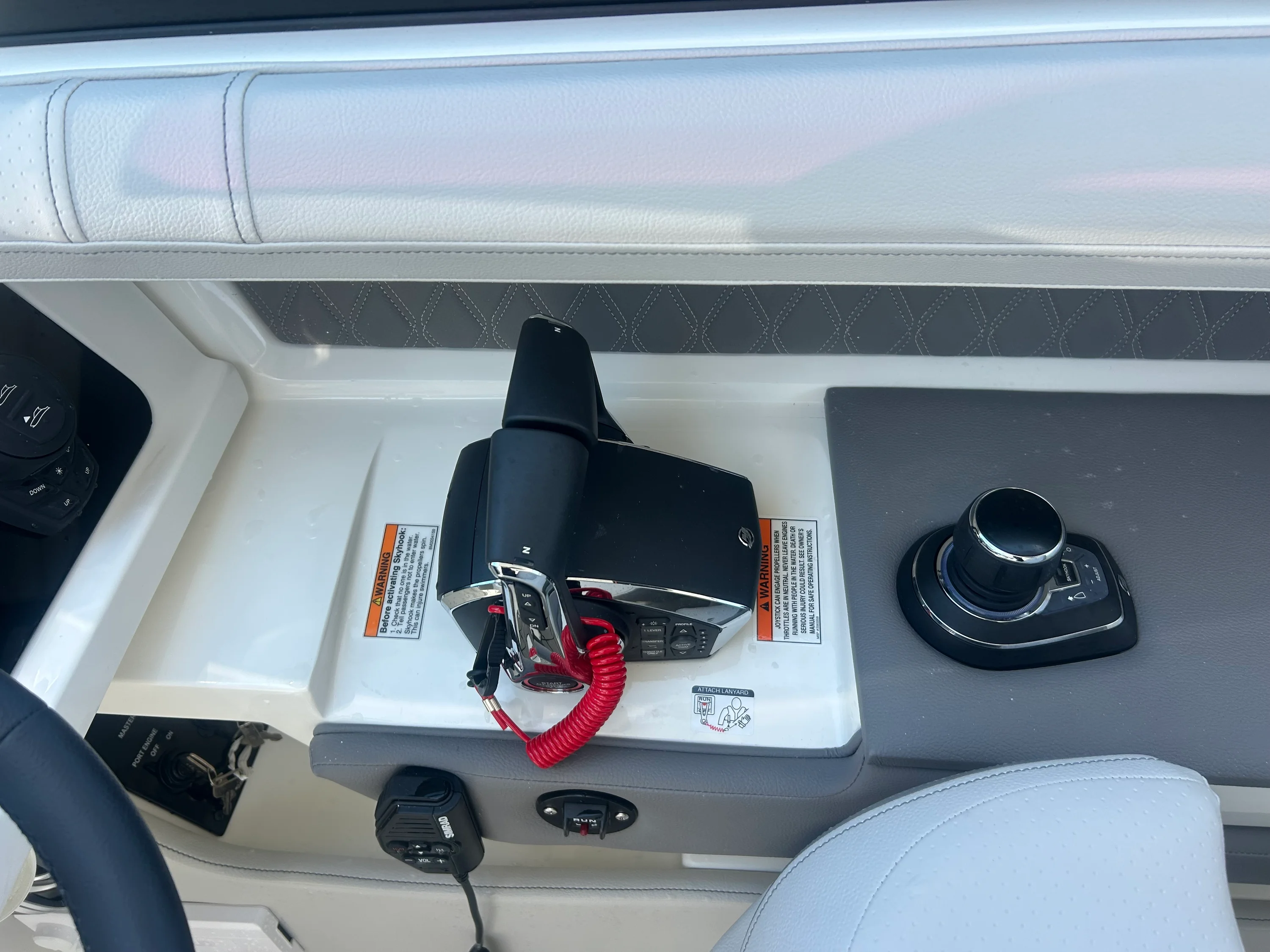 2026 Sea Ray SLX 310 Outboard Image Thumbnail #23