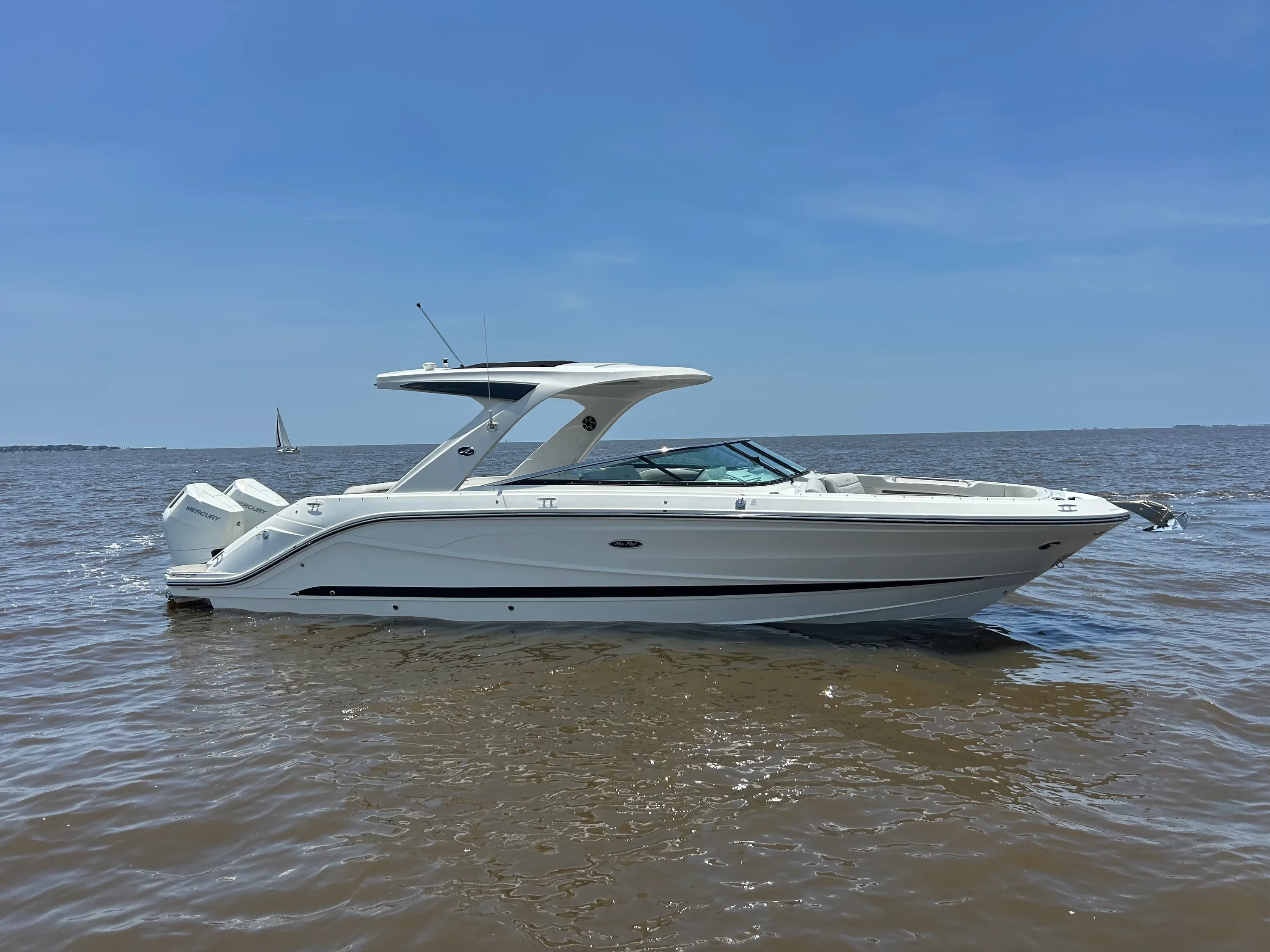 2026 Sea Ray SLX 310 Outboard Image Thumbnail #5