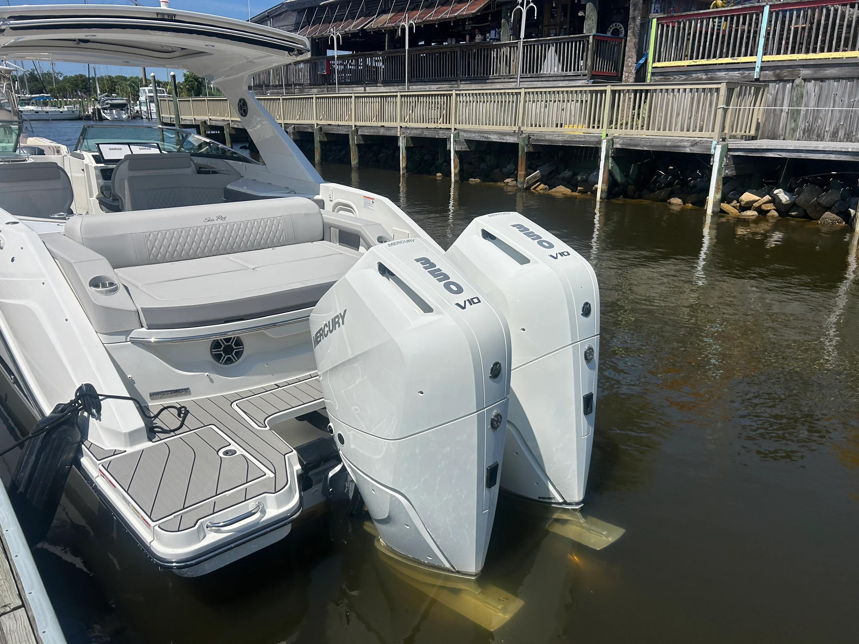 2026 Sea Ray SLX 310 Outboard Image Thumbnail #9