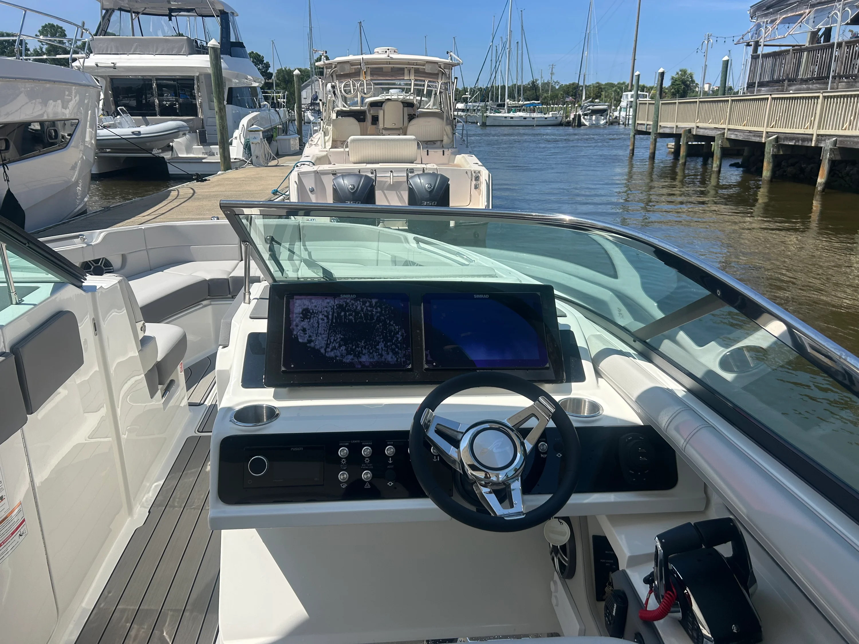 2026 Sea Ray SLX 310 Outboard Image Thumbnail #21
