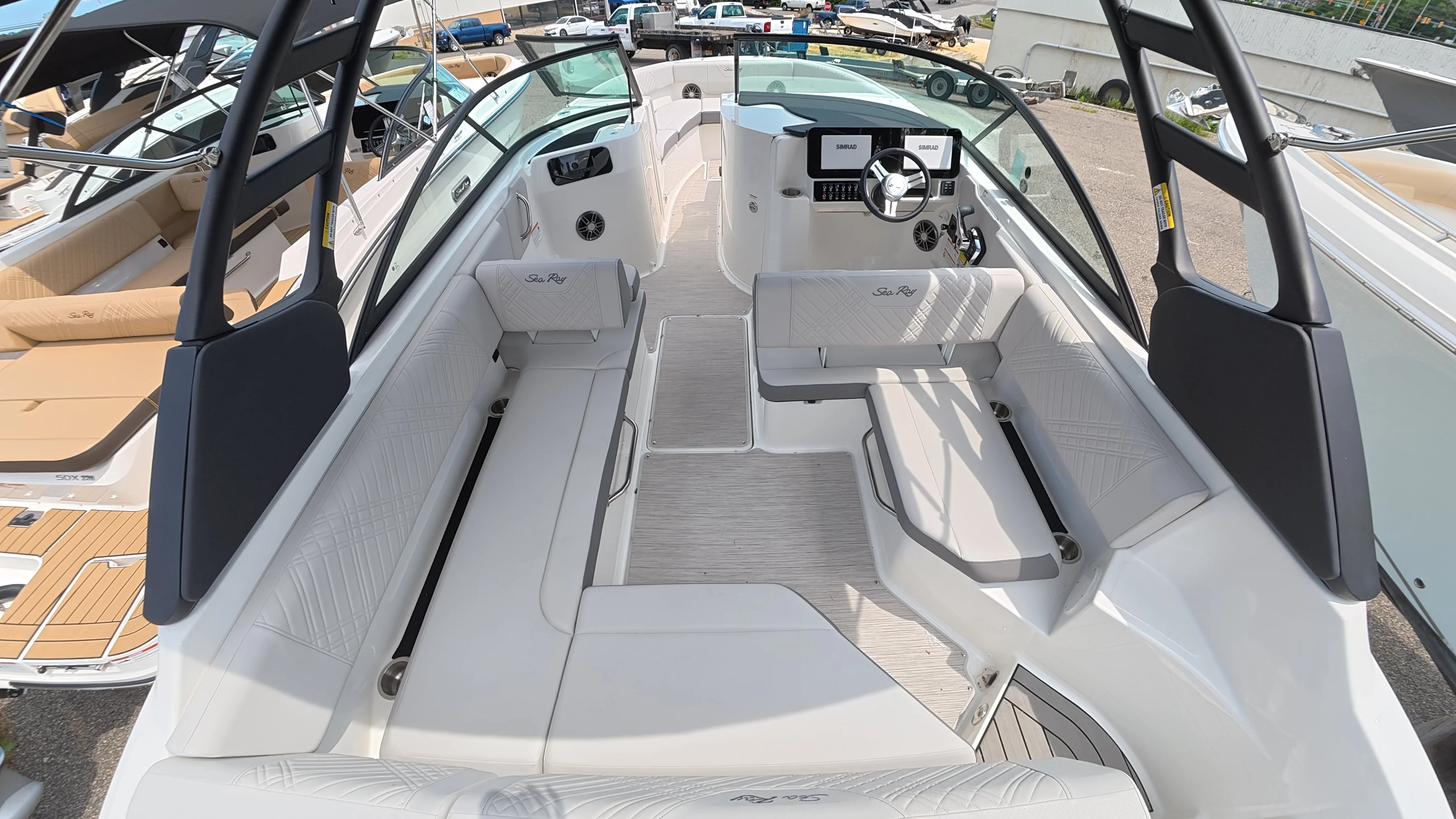 2026 Sea Ray SDX 250 Outboard Image Thumbnail #5