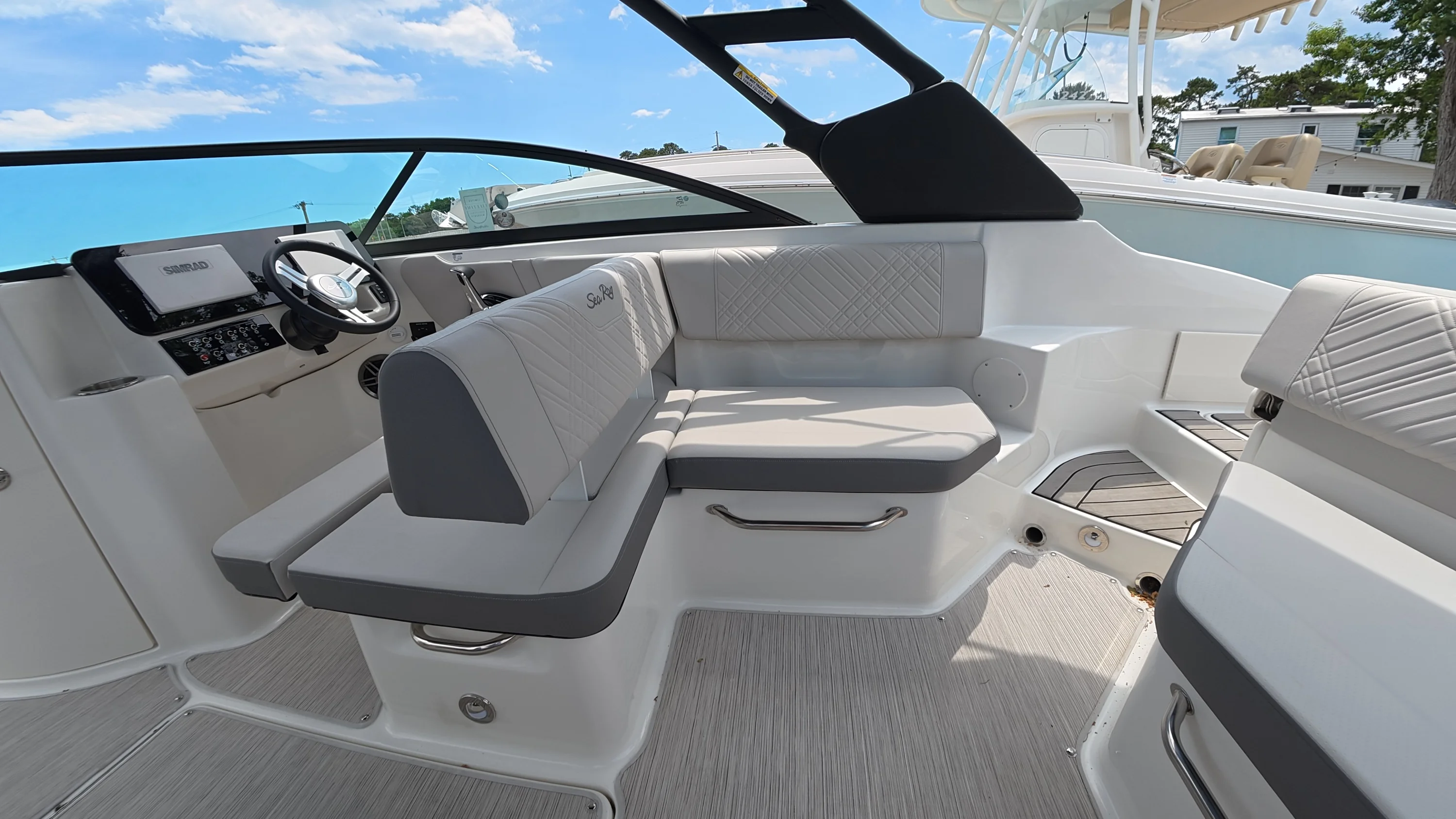 2026 Sea Ray SDX 250 Outboard Image Thumbnail #16