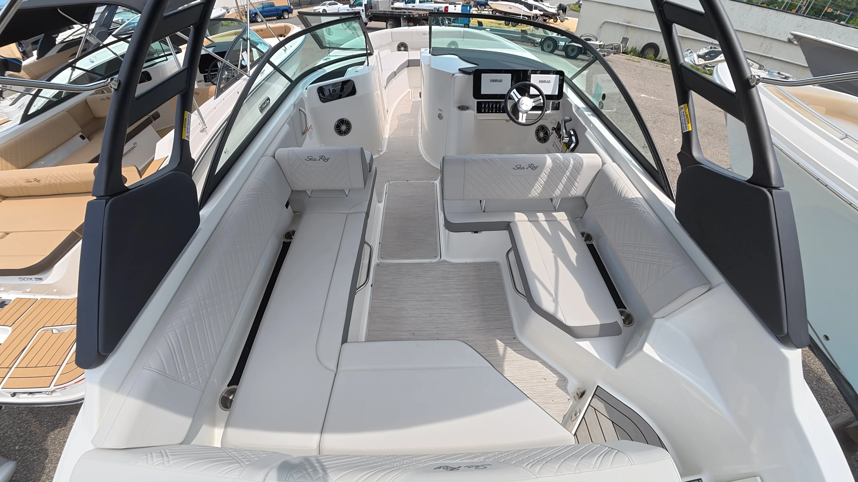 2026 Sea Ray SDX 250 Outboard Image Thumbnail #6