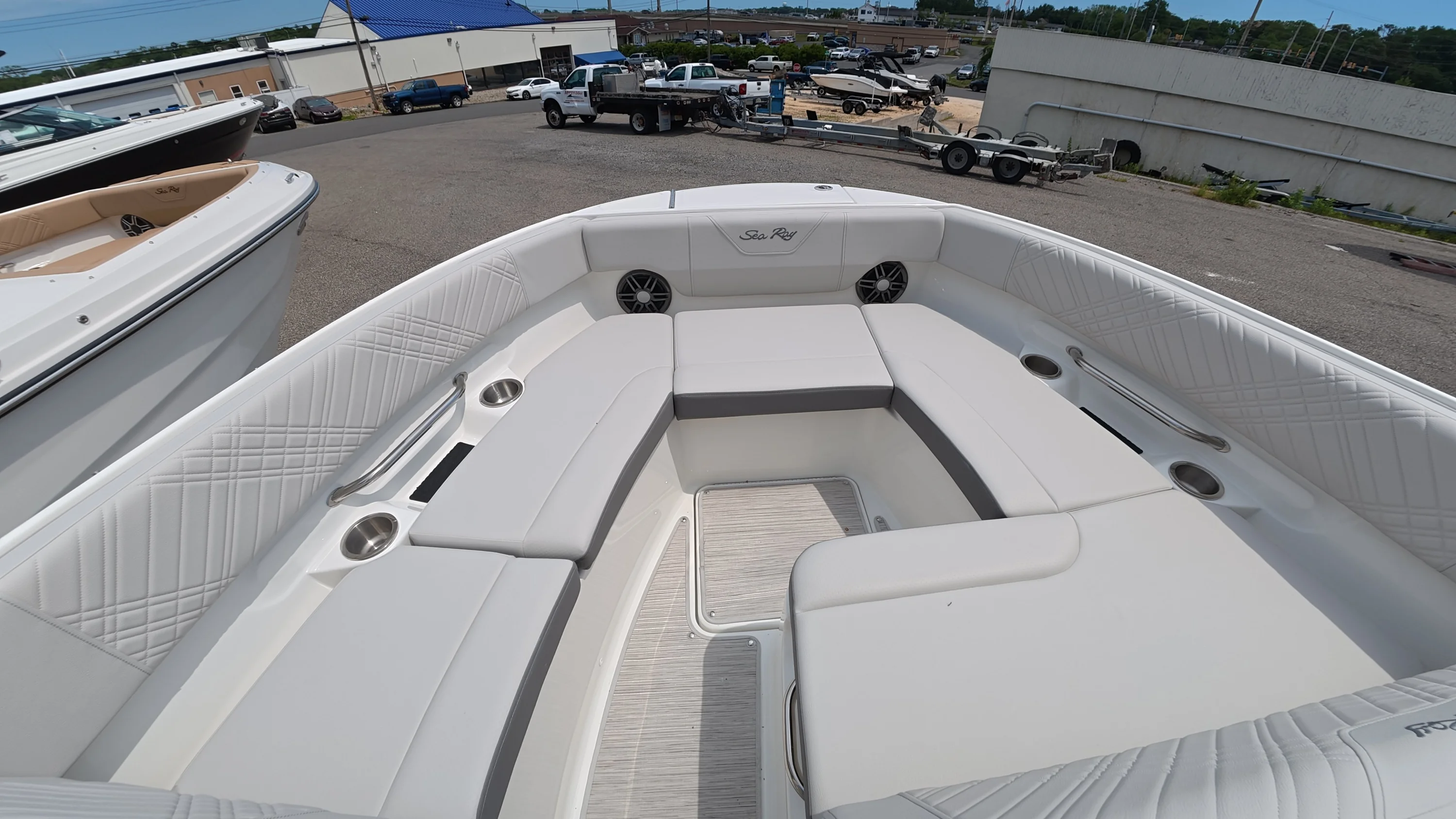 2026 Sea Ray SDX 250 Outboard Image Thumbnail #39