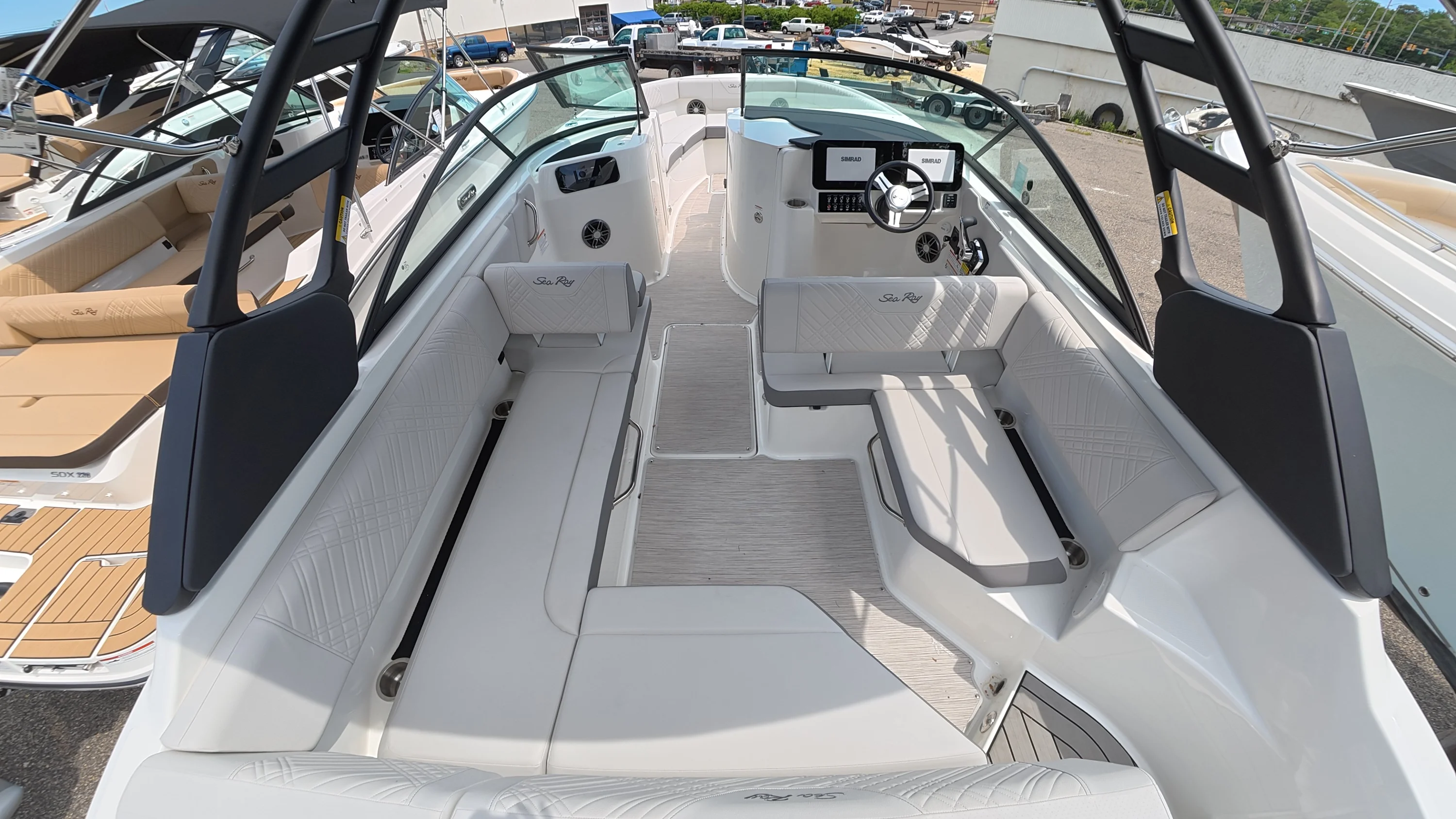 2026 Sea Ray SDX 250 Outboard Image Thumbnail #7