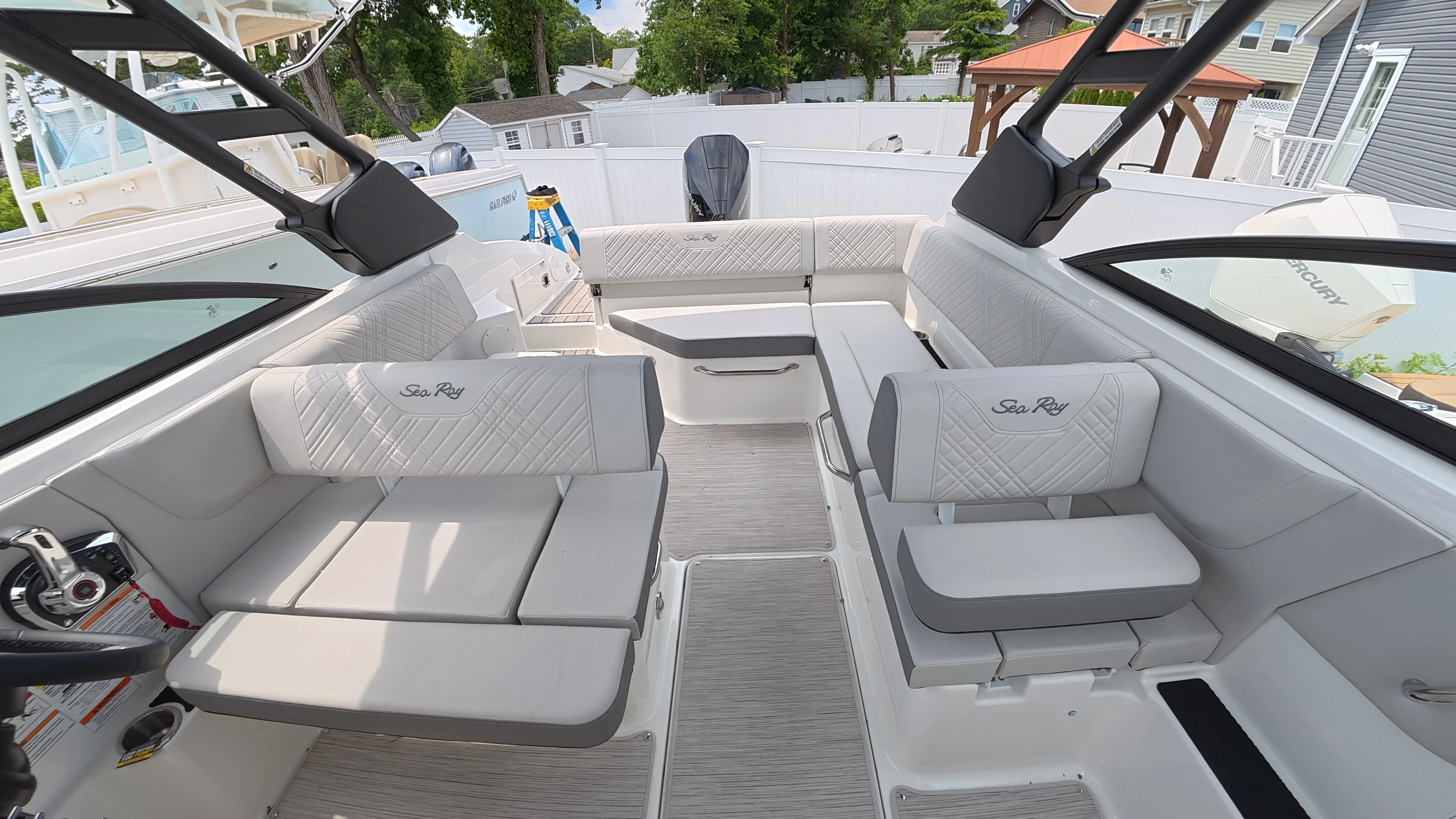 2026 Sea Ray SDX 250 Outboard Image Thumbnail #20