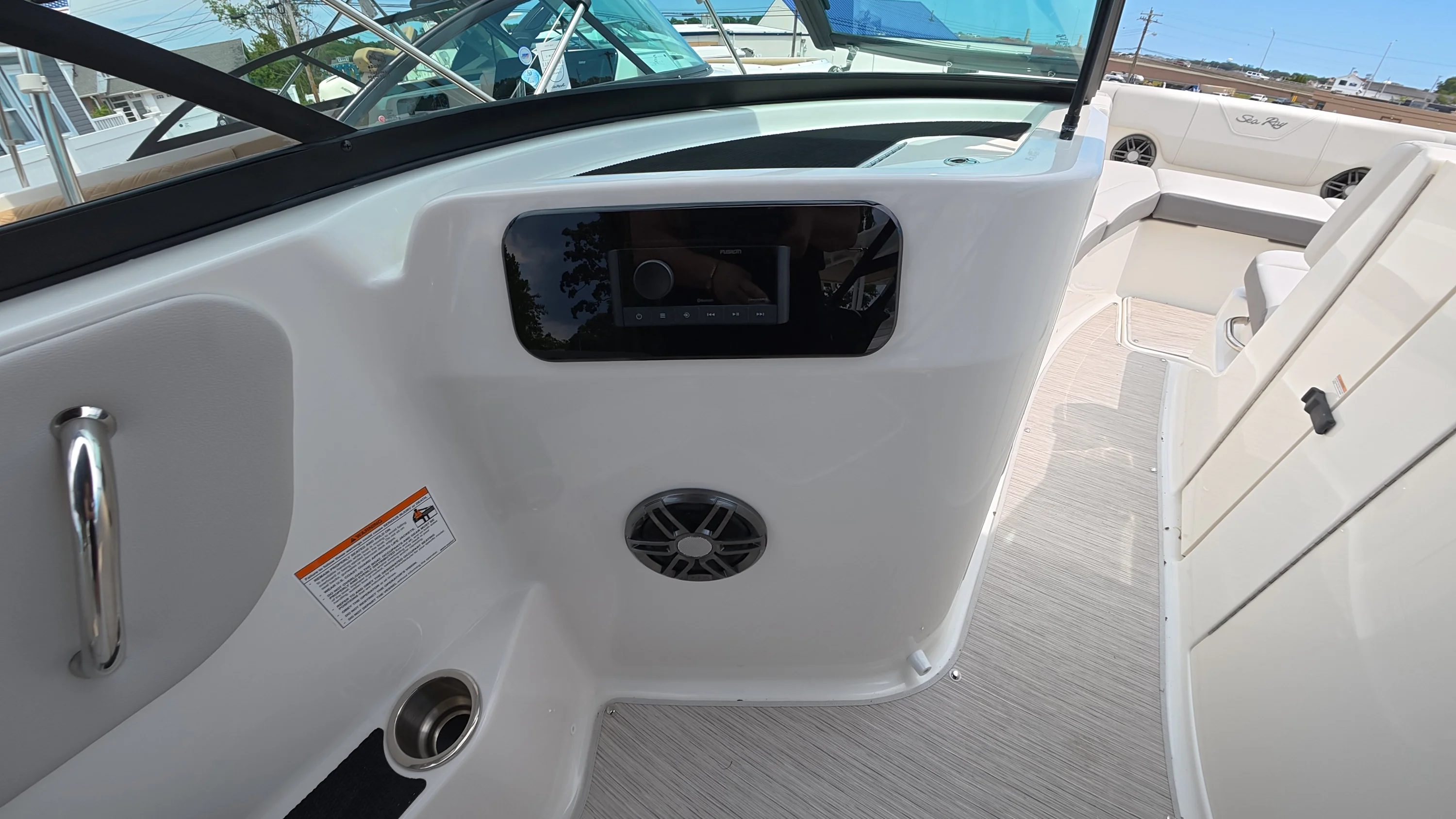 2026 Sea Ray SDX 250 Outboard Image Thumbnail #30