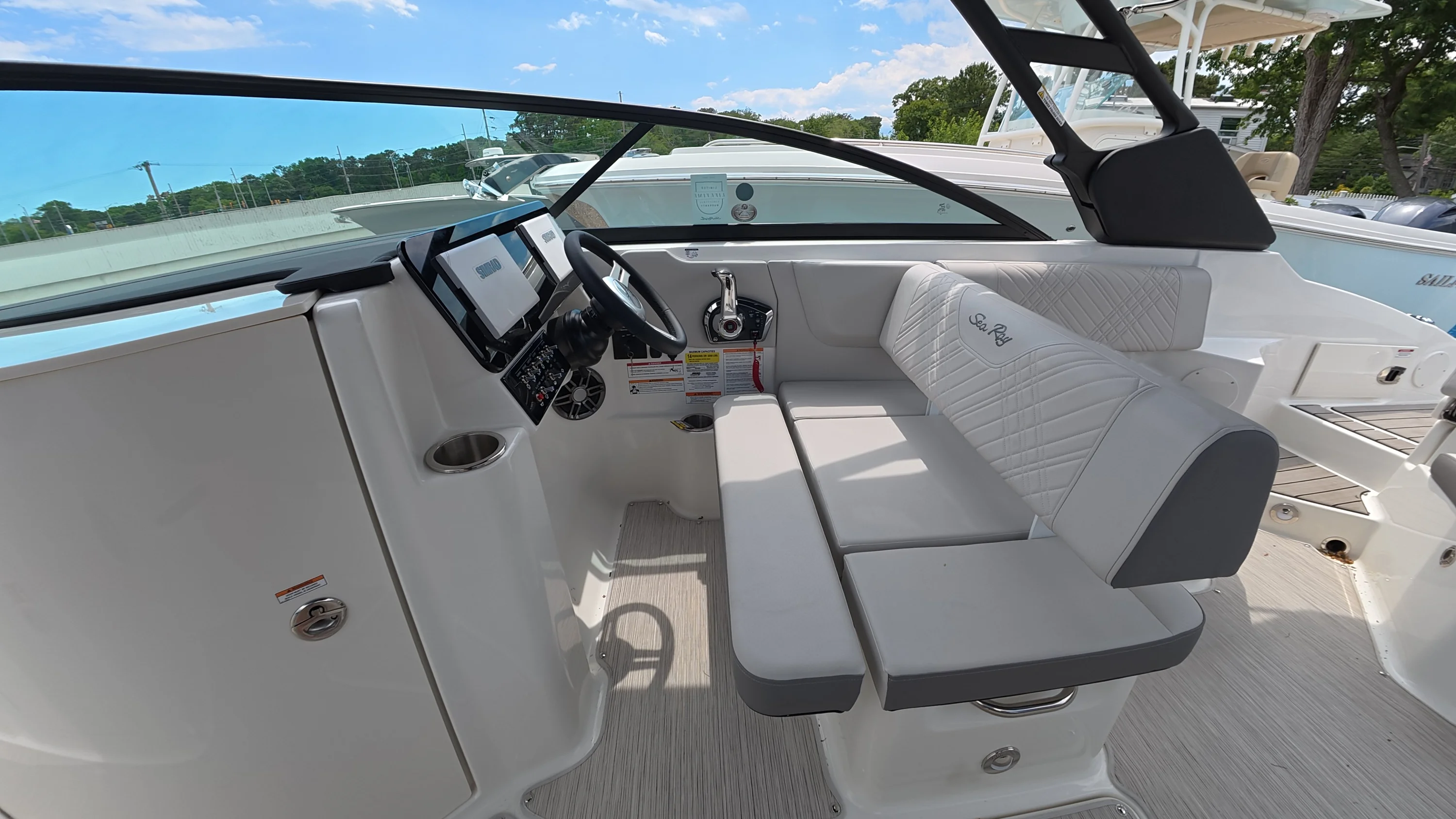2026 Sea Ray SDX 250 Outboard Image Thumbnail #22