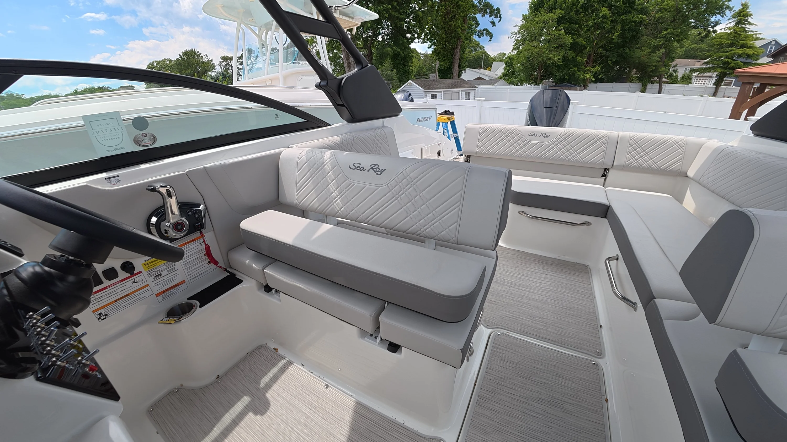 2026 Sea Ray SDX 250 Outboard Image Thumbnail #24