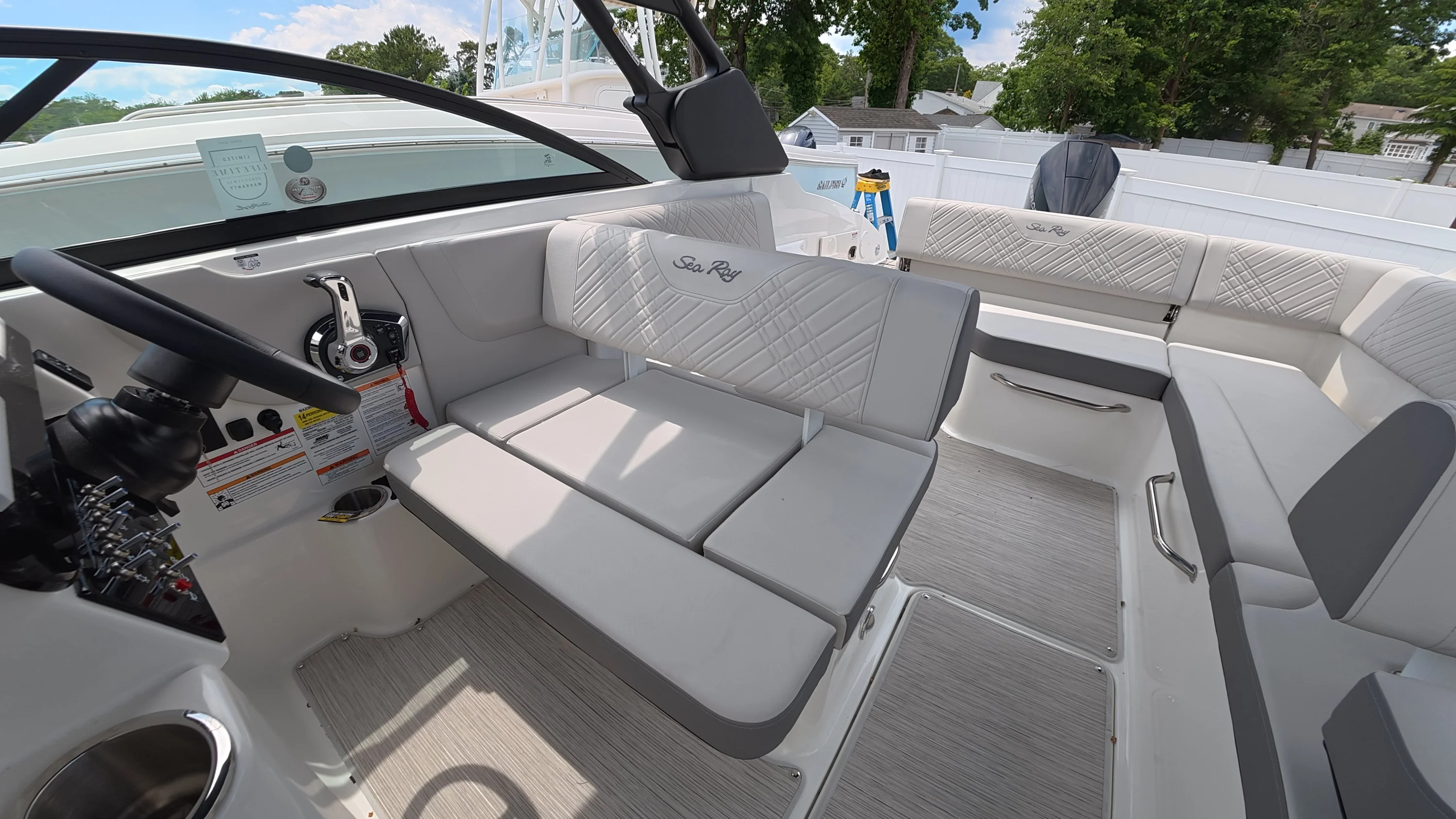 2026 Sea Ray SDX 250 Outboard Image Thumbnail #23