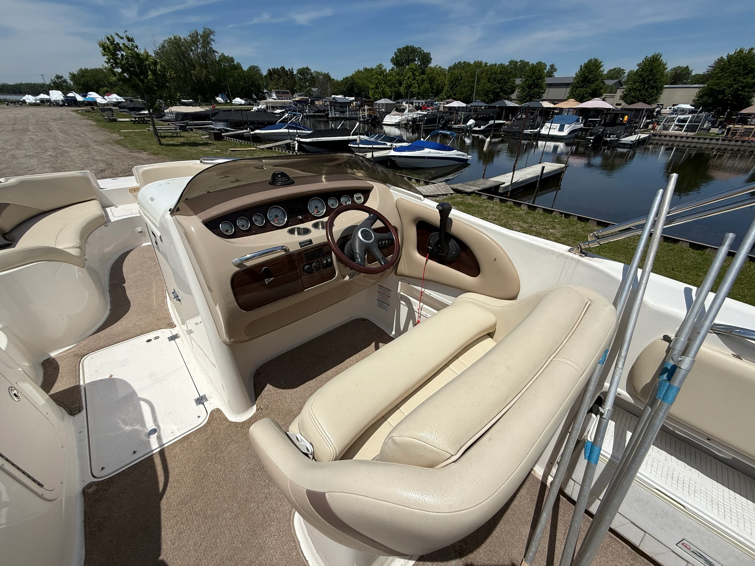 2005 Chaparral 252 SUNSESTA Image Thumbnail #8
