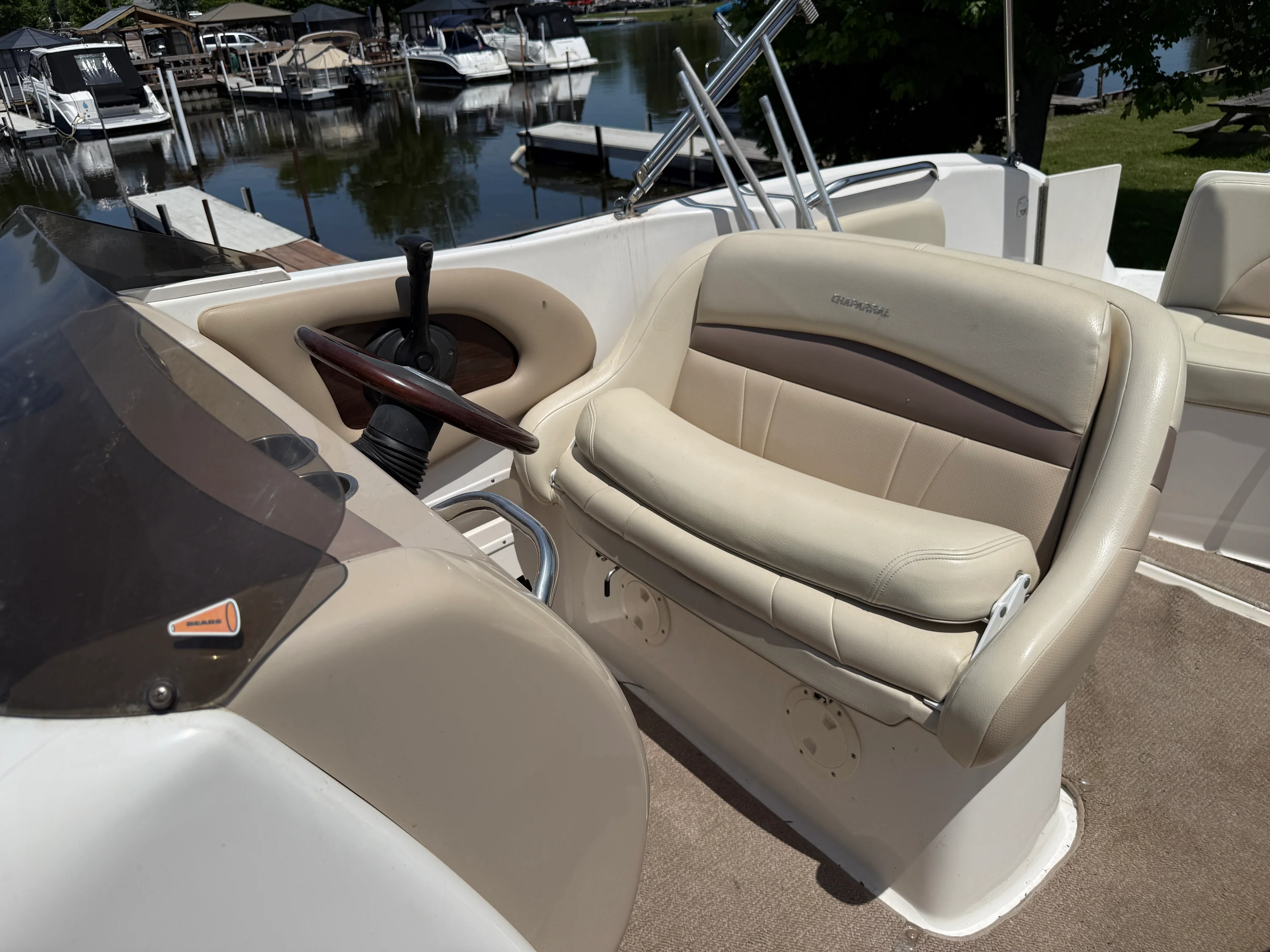 2005 Chaparral 252 SUNSESTA Image Thumbnail #6