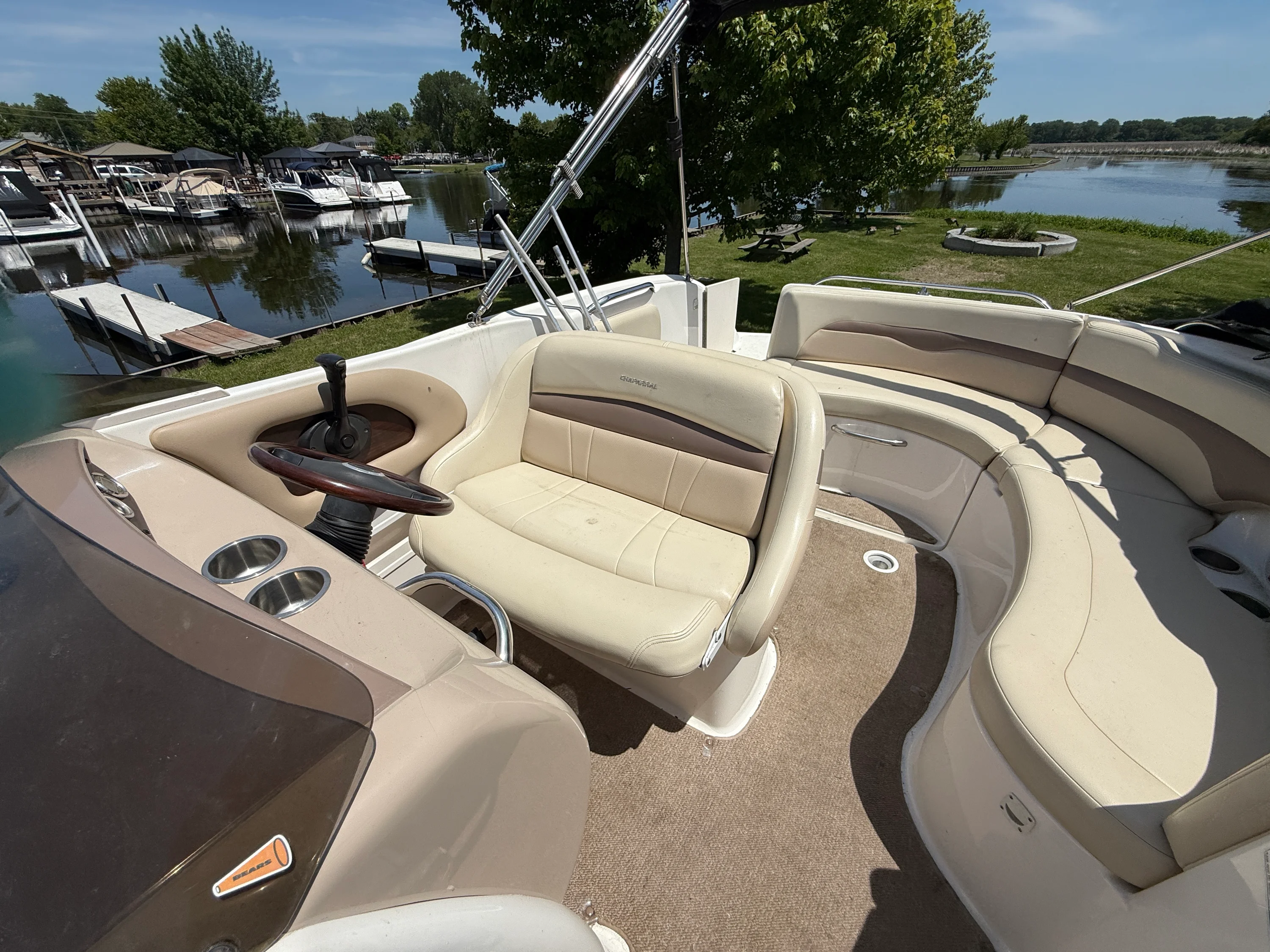 2005 Chaparral 252 SUNSESTA Image Thumbnail #10