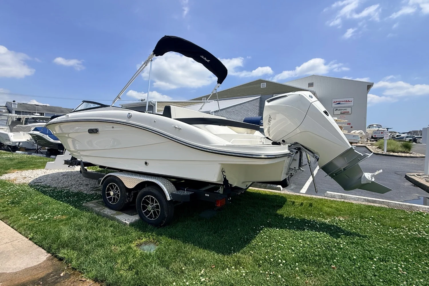 2026 Sea Ray SPX 210 Outboard Image Thumbnail #1