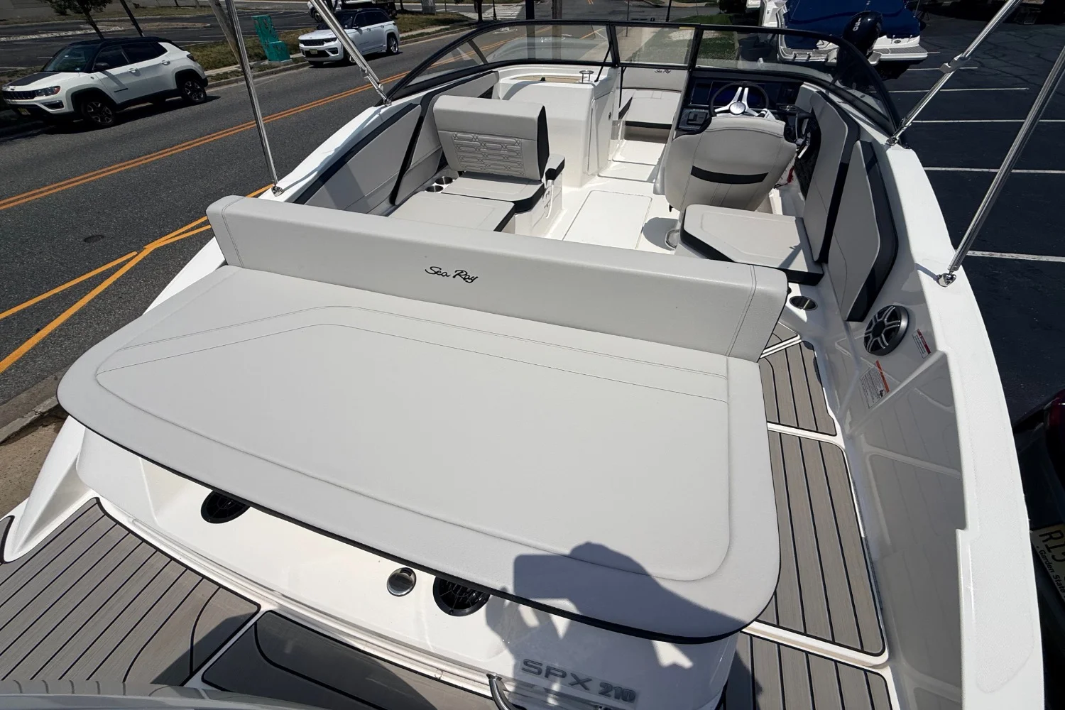 2026 Sea Ray SPX 210 Outboard Image Thumbnail #4