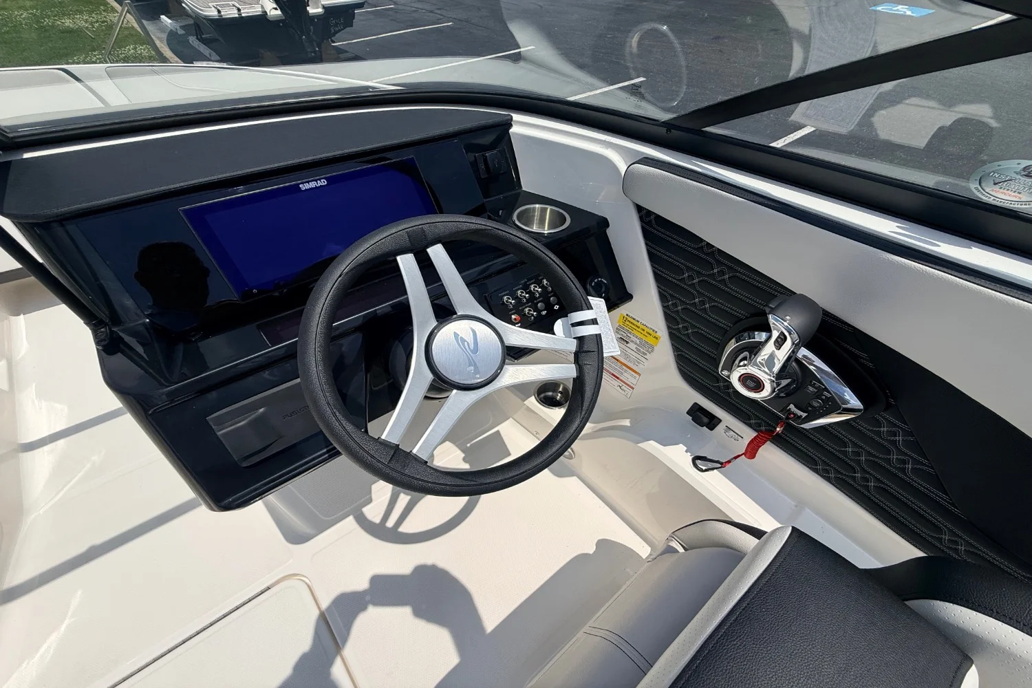 2026 Sea Ray SPX 210 Outboard Image Thumbnail #7