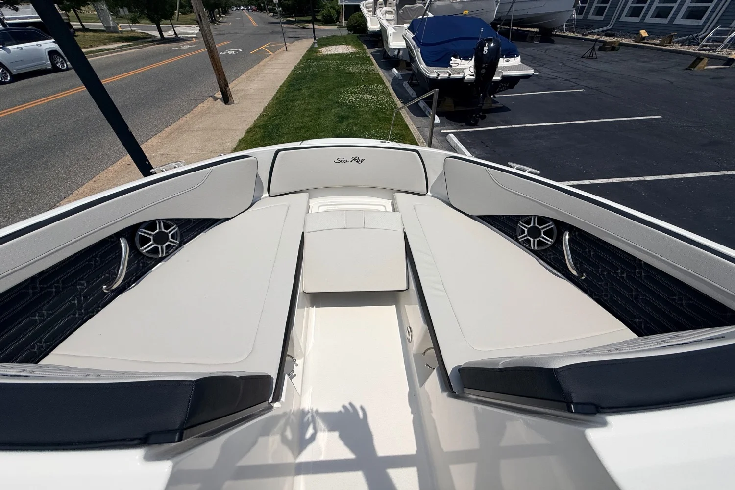 2026 Sea Ray SPX 210 Outboard Image Thumbnail #12