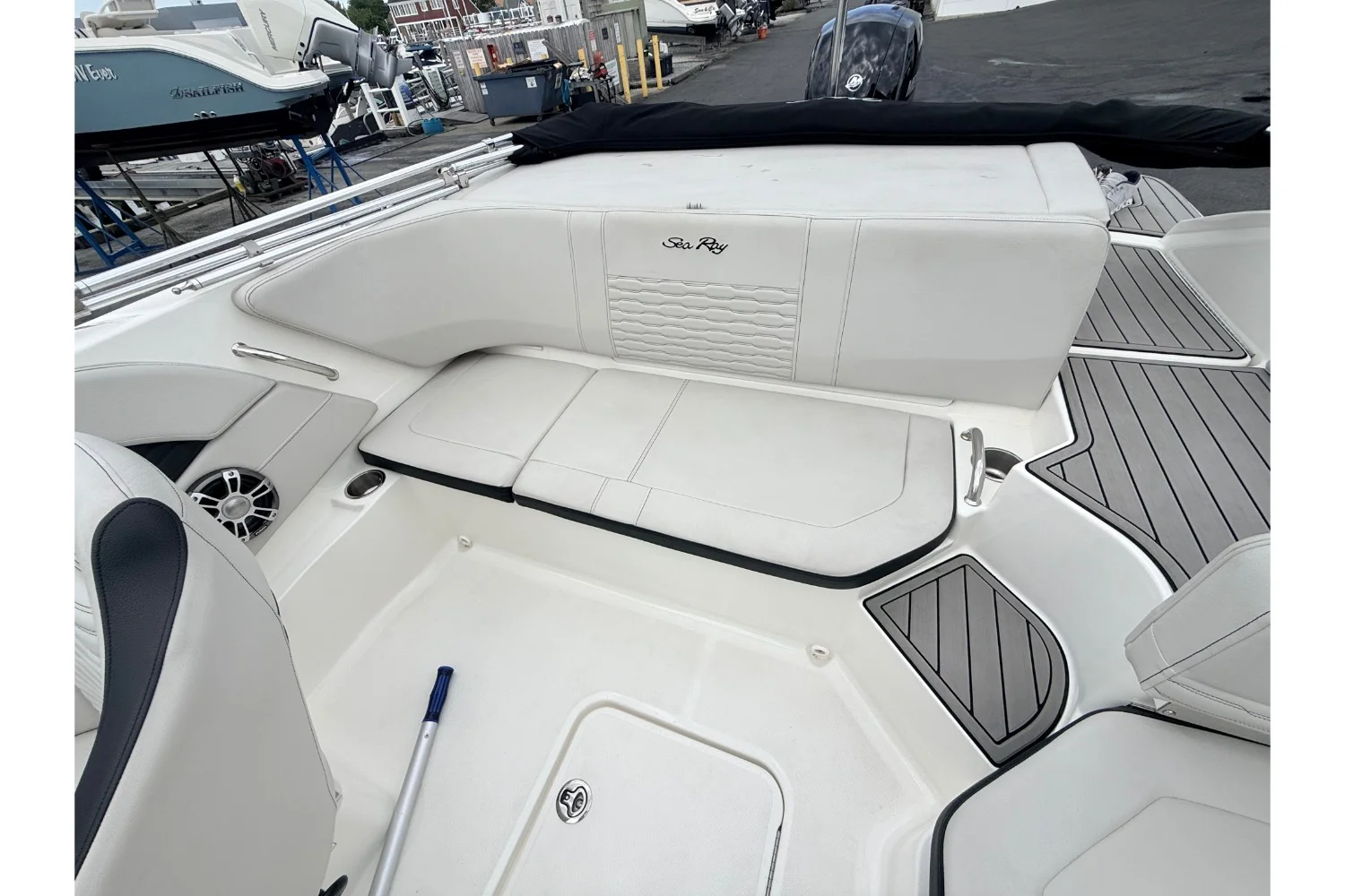 2023 Sea Ray 190 SPX OB Image Thumbnail #6