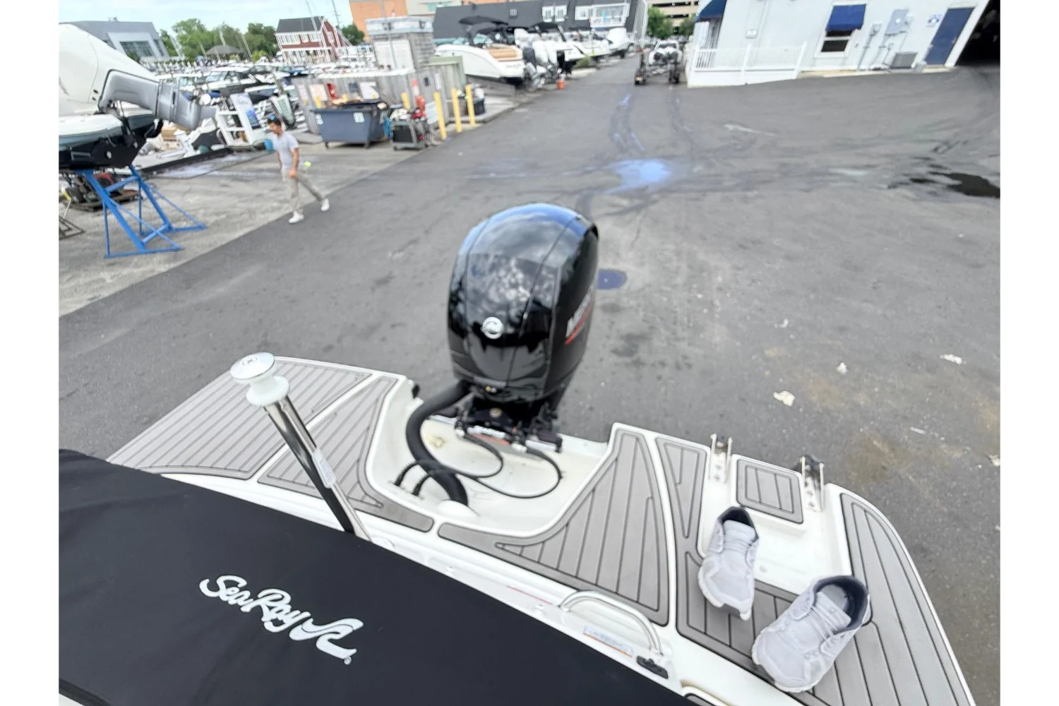 2023 Sea Ray 190 SPX OB Image Thumbnail #4
