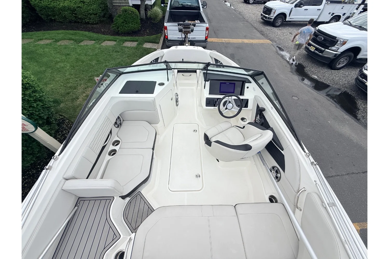2023 Sea Ray 190 SPX OB Image Thumbnail #5