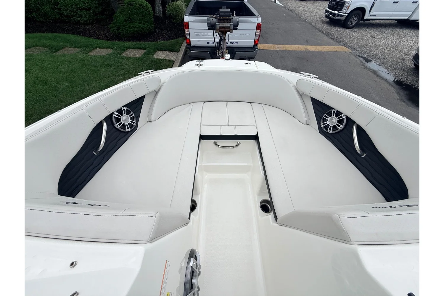 2023 Sea Ray 190 SPX OB Image Thumbnail #12