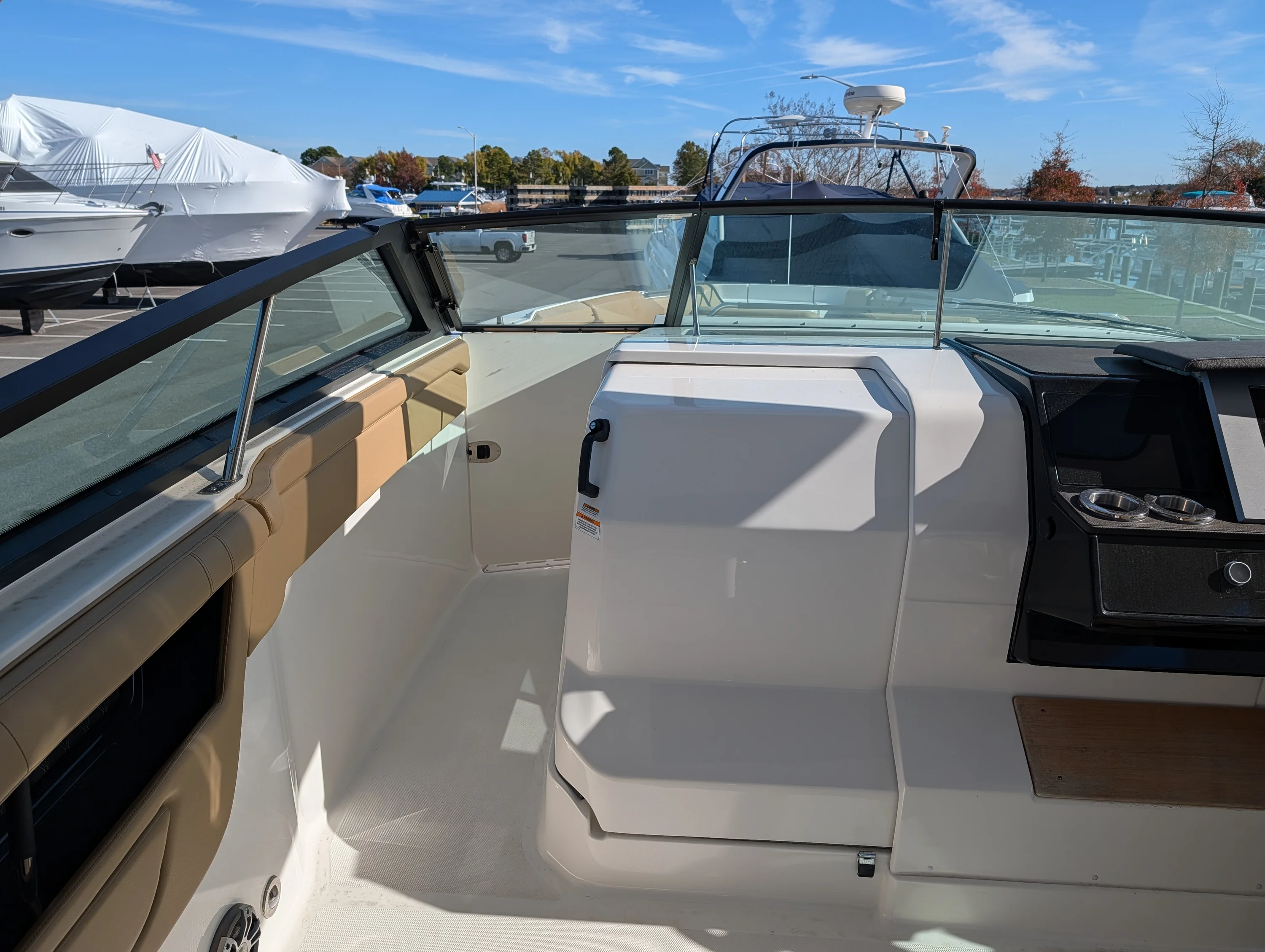 2023 Sea Ray 400 SLX OB Image Thumbnail #10