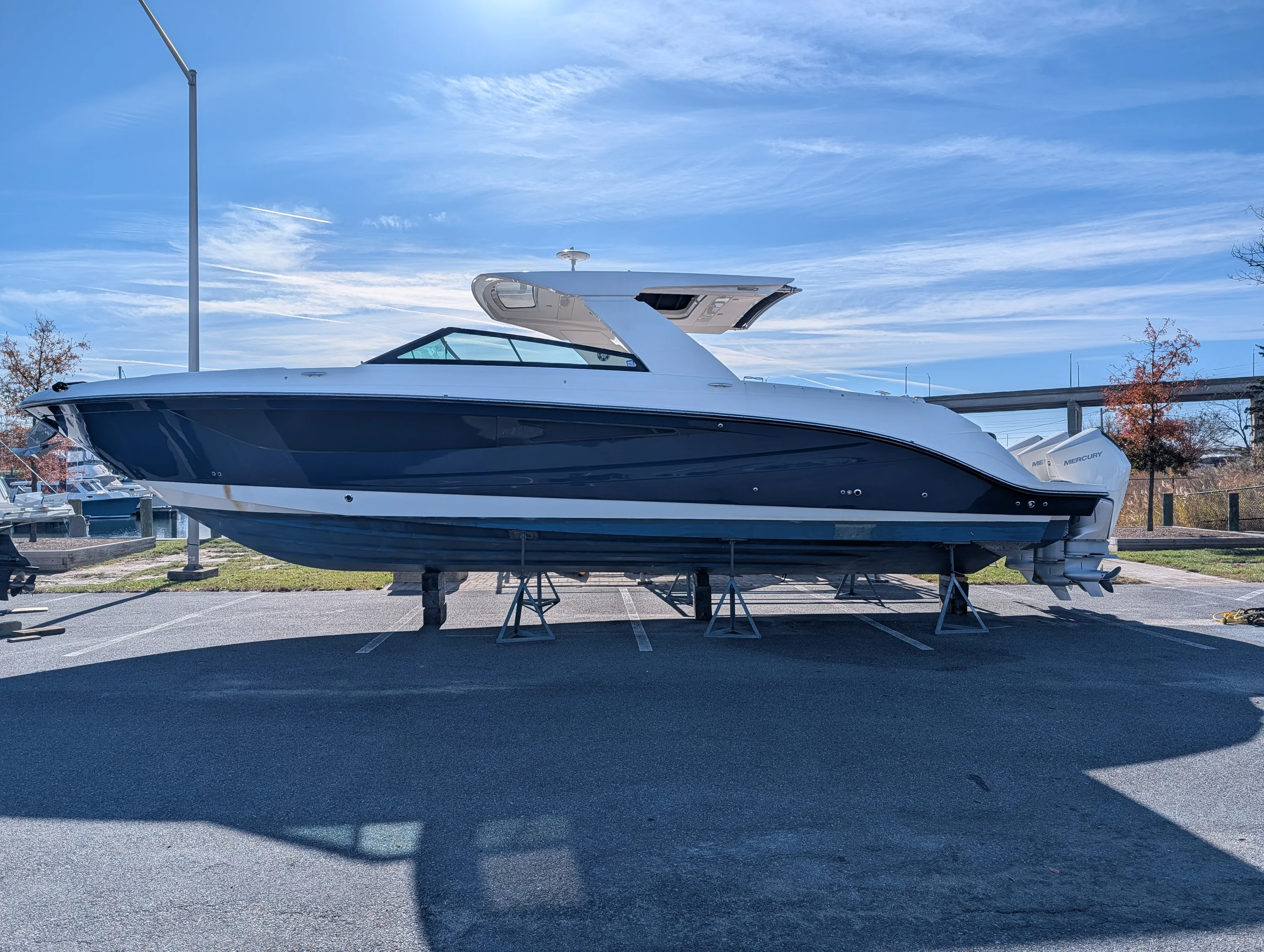 2023 Sea Ray 400 SLX OB Image Thumbnail #3