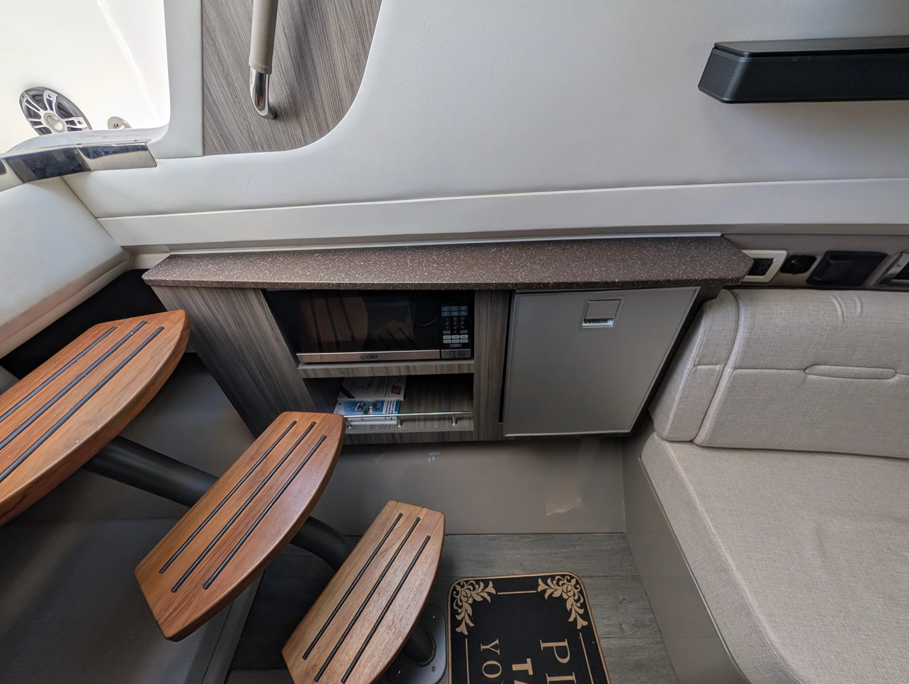 2023 Sea Ray 400 SLX OB Image Thumbnail #21