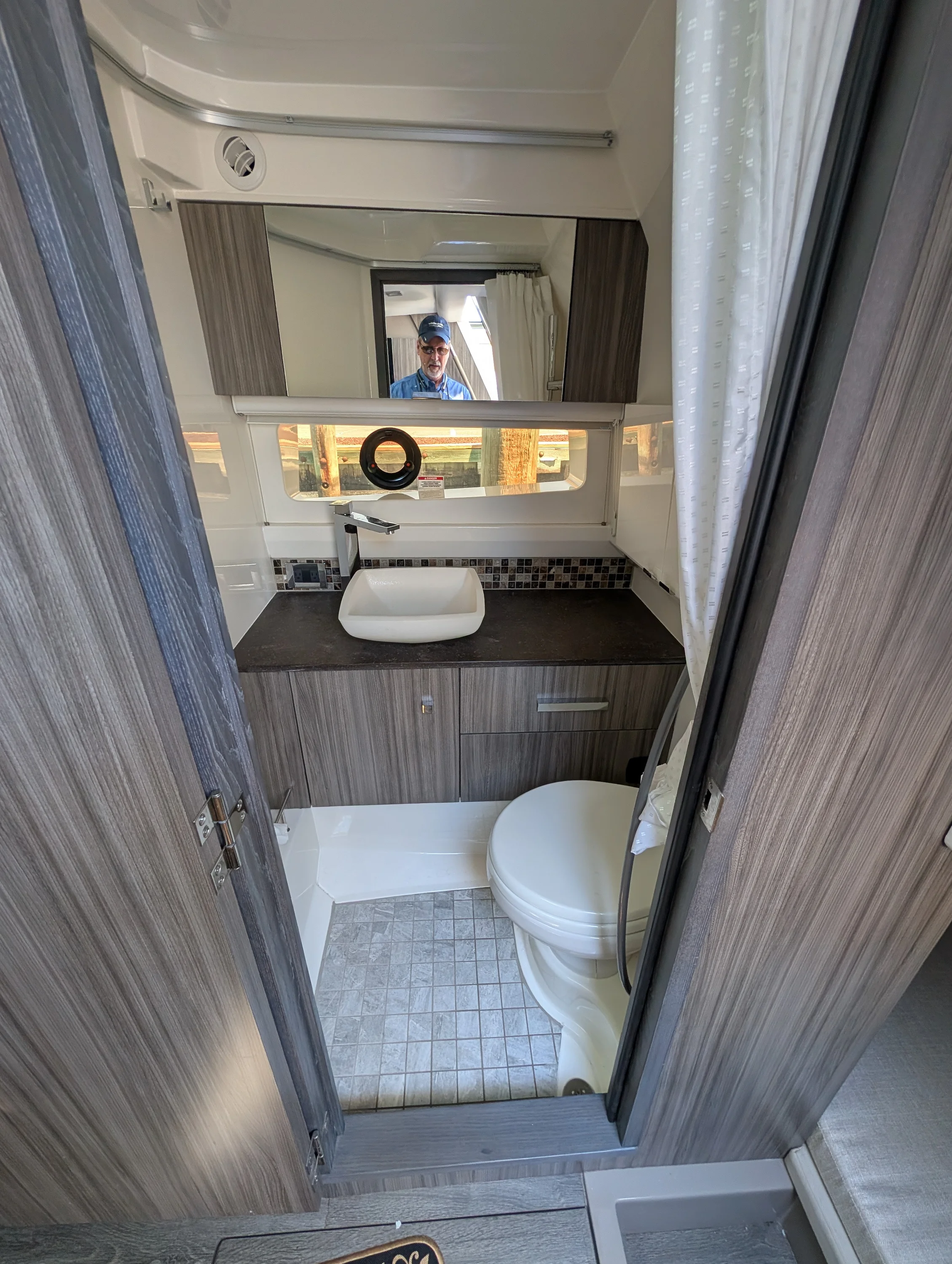2023 Sea Ray 400 SLX OB Image Thumbnail #36