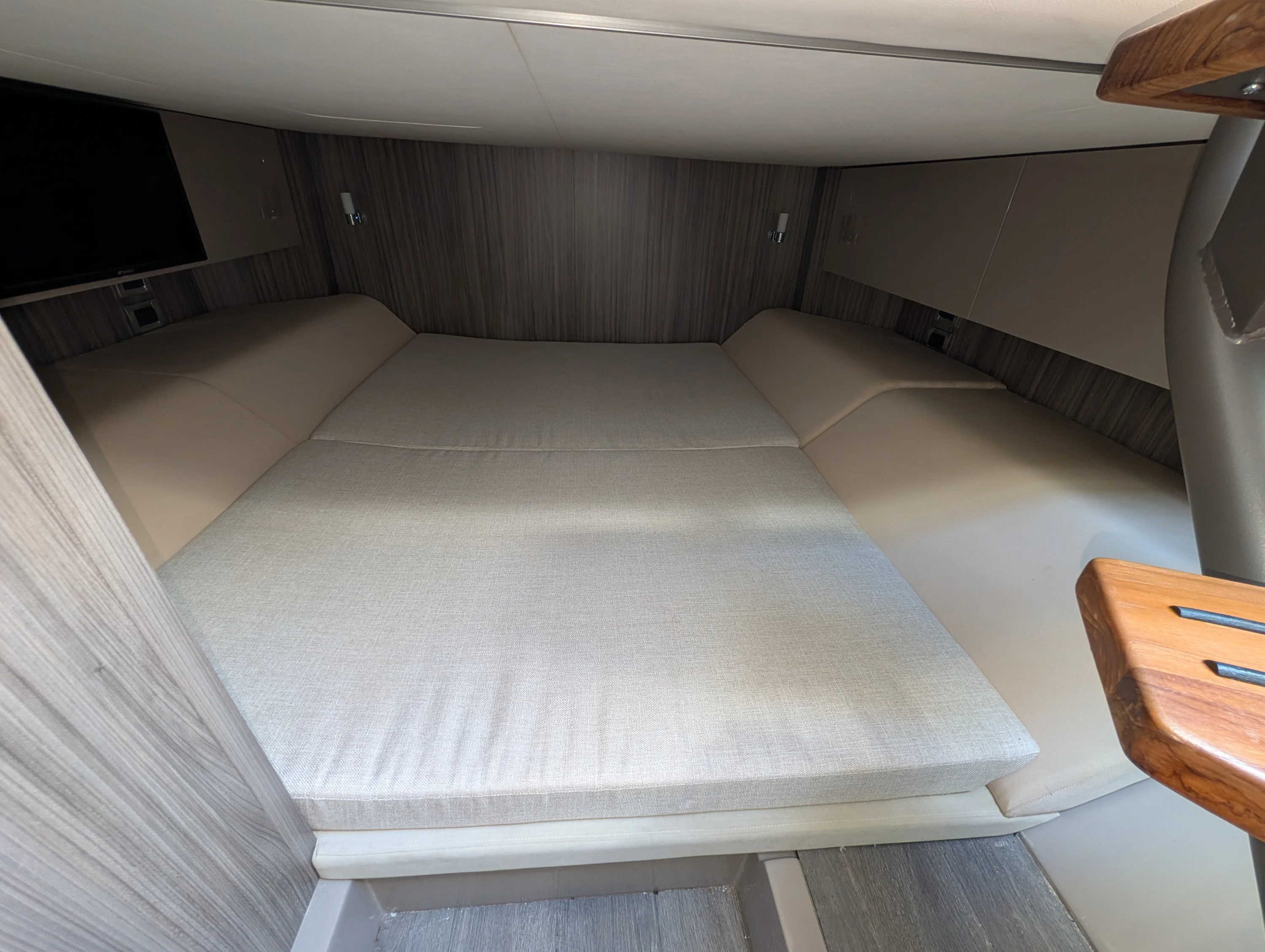 2023 Sea Ray 400 SLX OB Image Thumbnail #24
