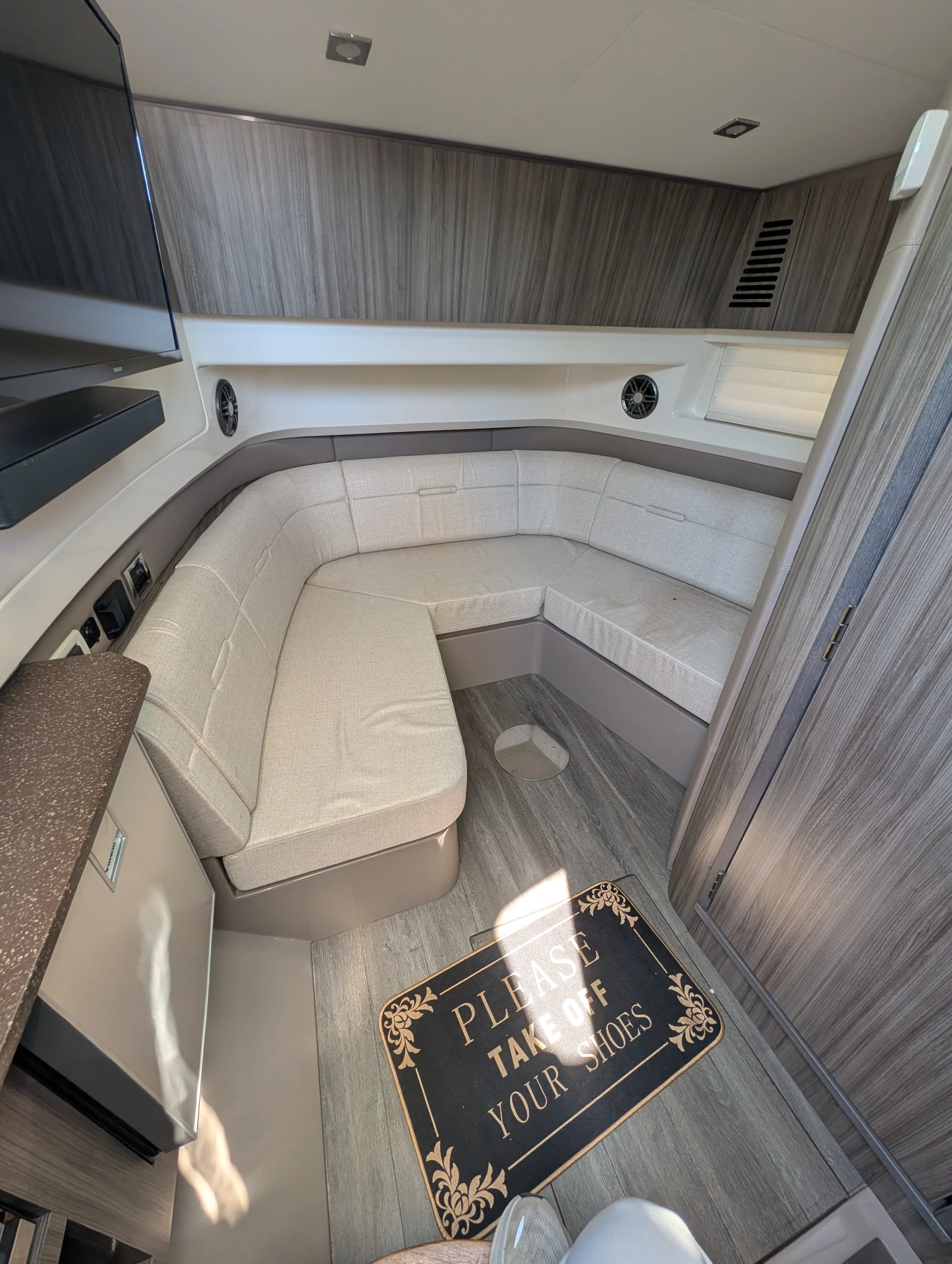 2023 Sea Ray 400 SLX OB Image Thumbnail #37