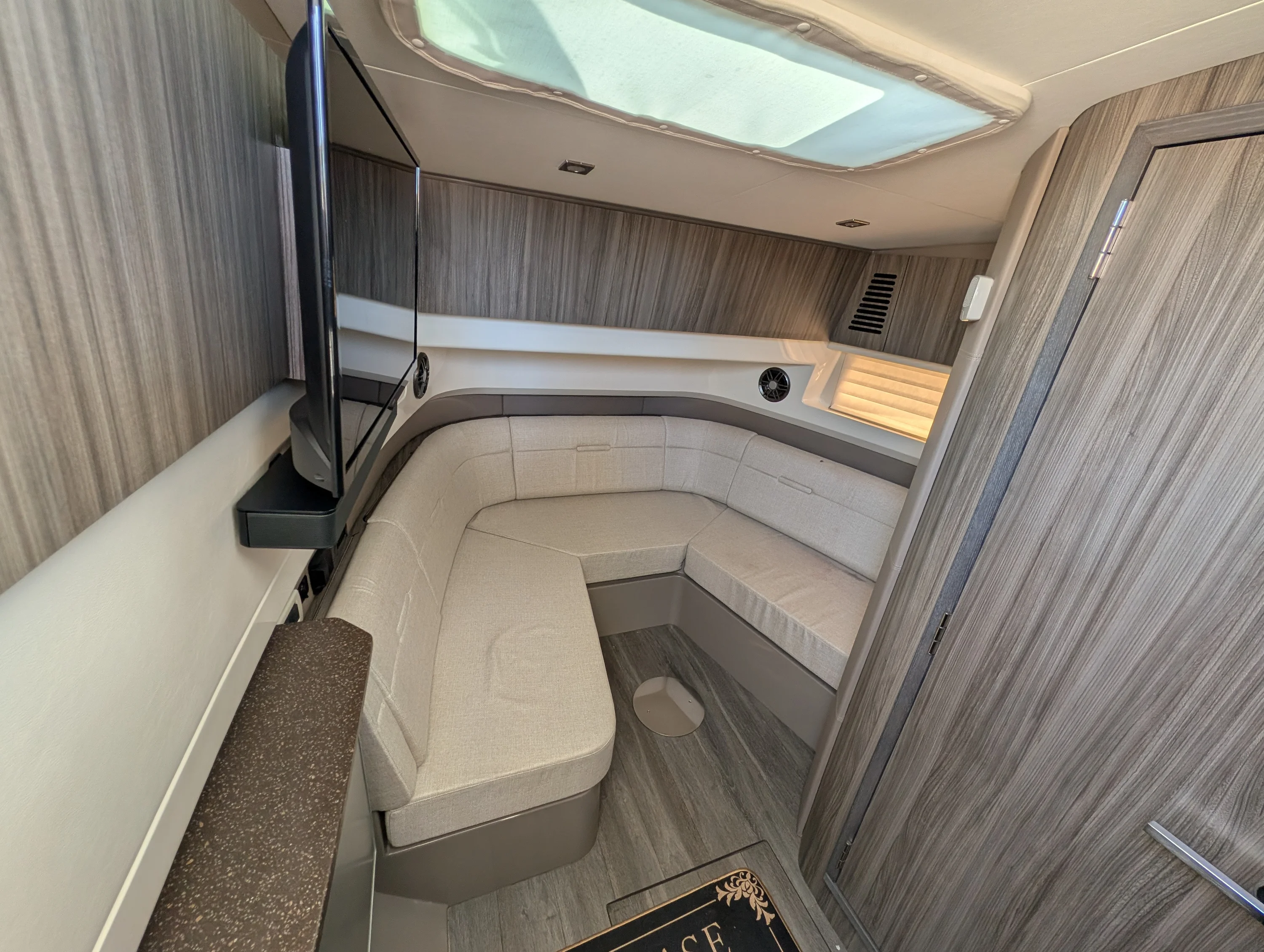 2023 Sea Ray 400 SLX OB Image Thumbnail #22
