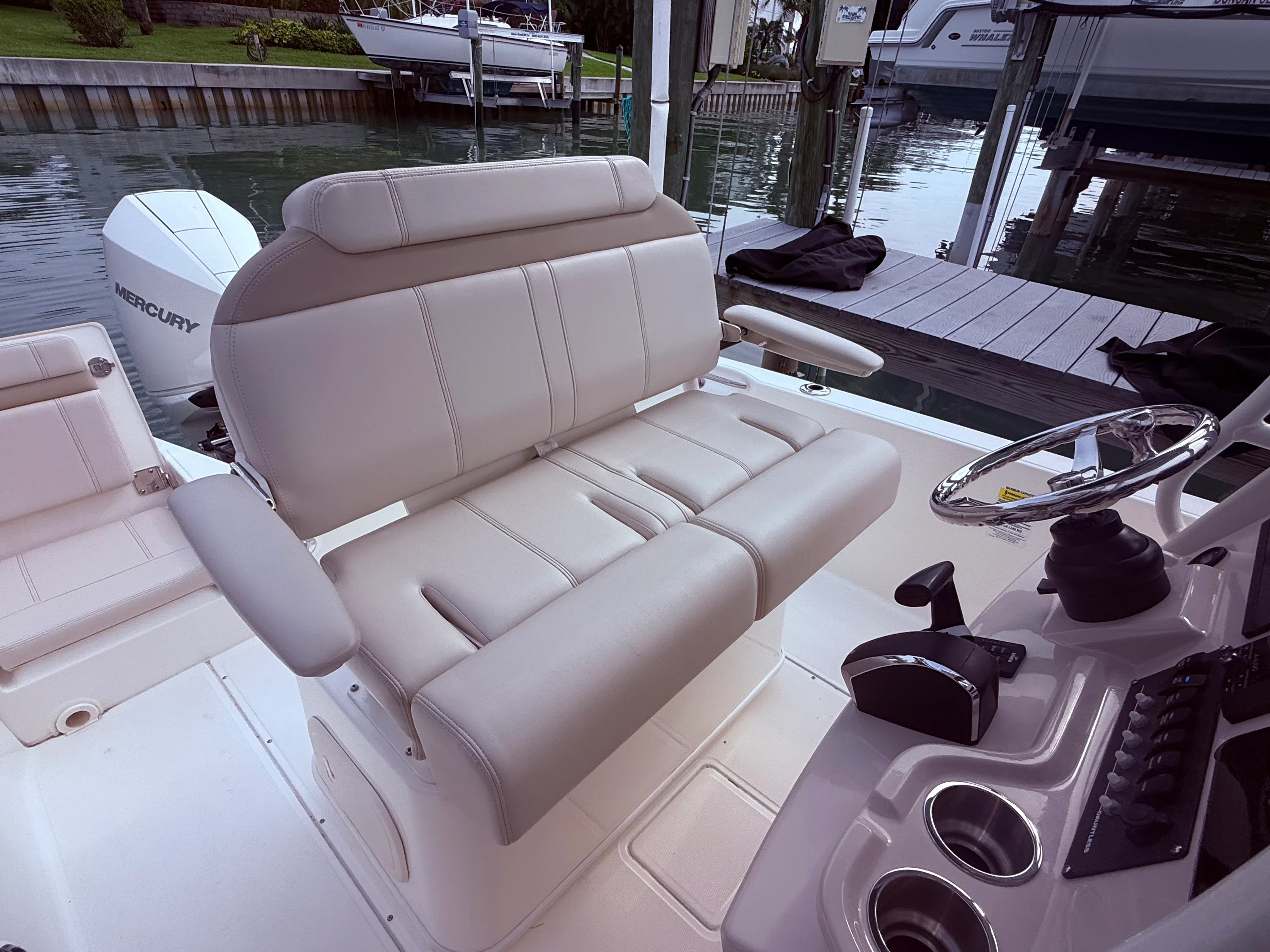 2024 Boston Whaler 22 DAUNTLESS Image Thumbnail #37