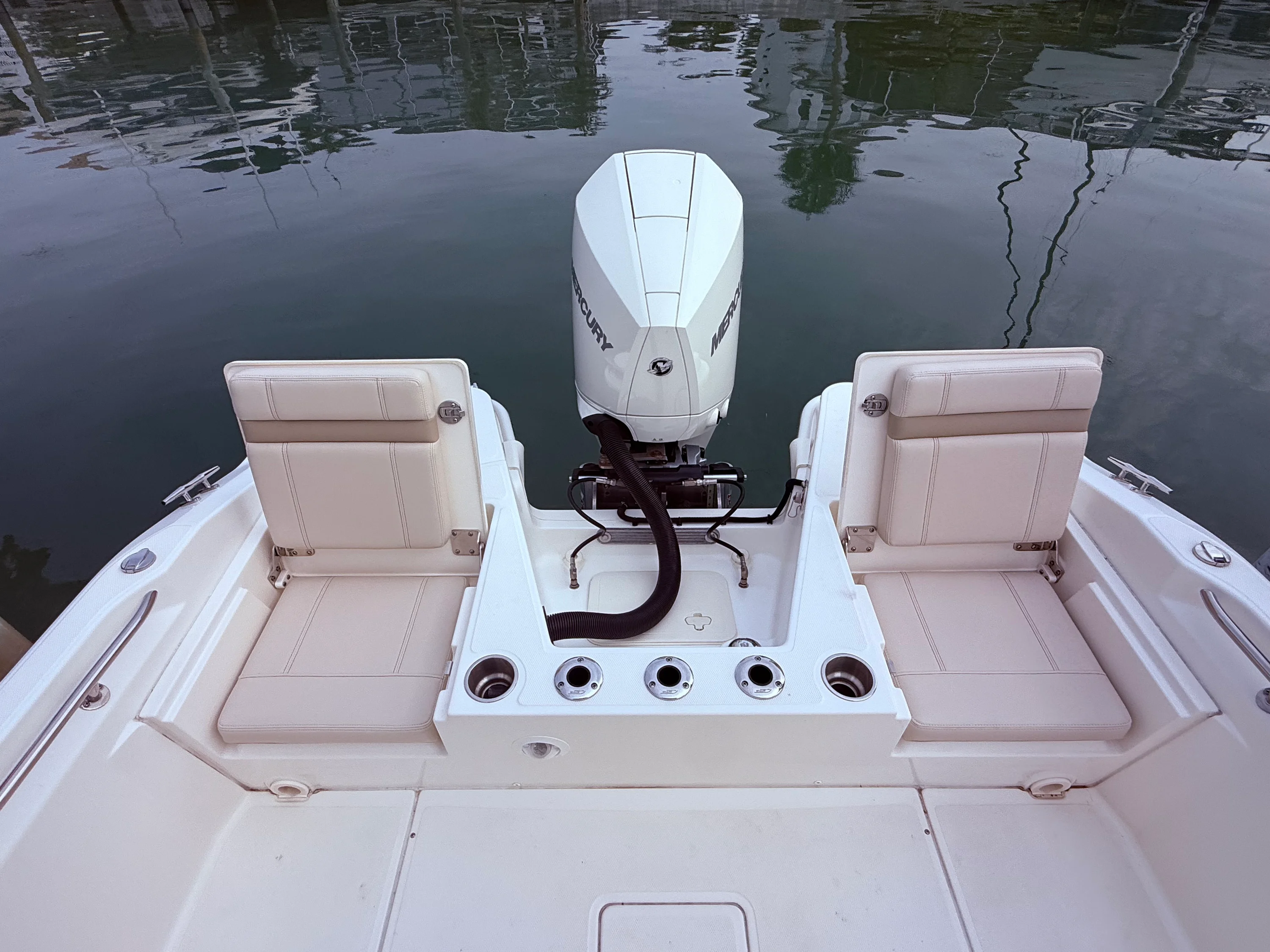 2024 Boston Whaler 22 DAUNTLESS Image Thumbnail #23